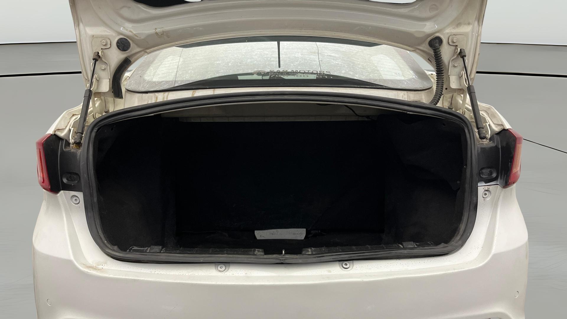 View 2017 Tata Tigor XZ (O) Petrol Image 37 Used 2017 Tata Tigor XZ (O) Petrol Image 37