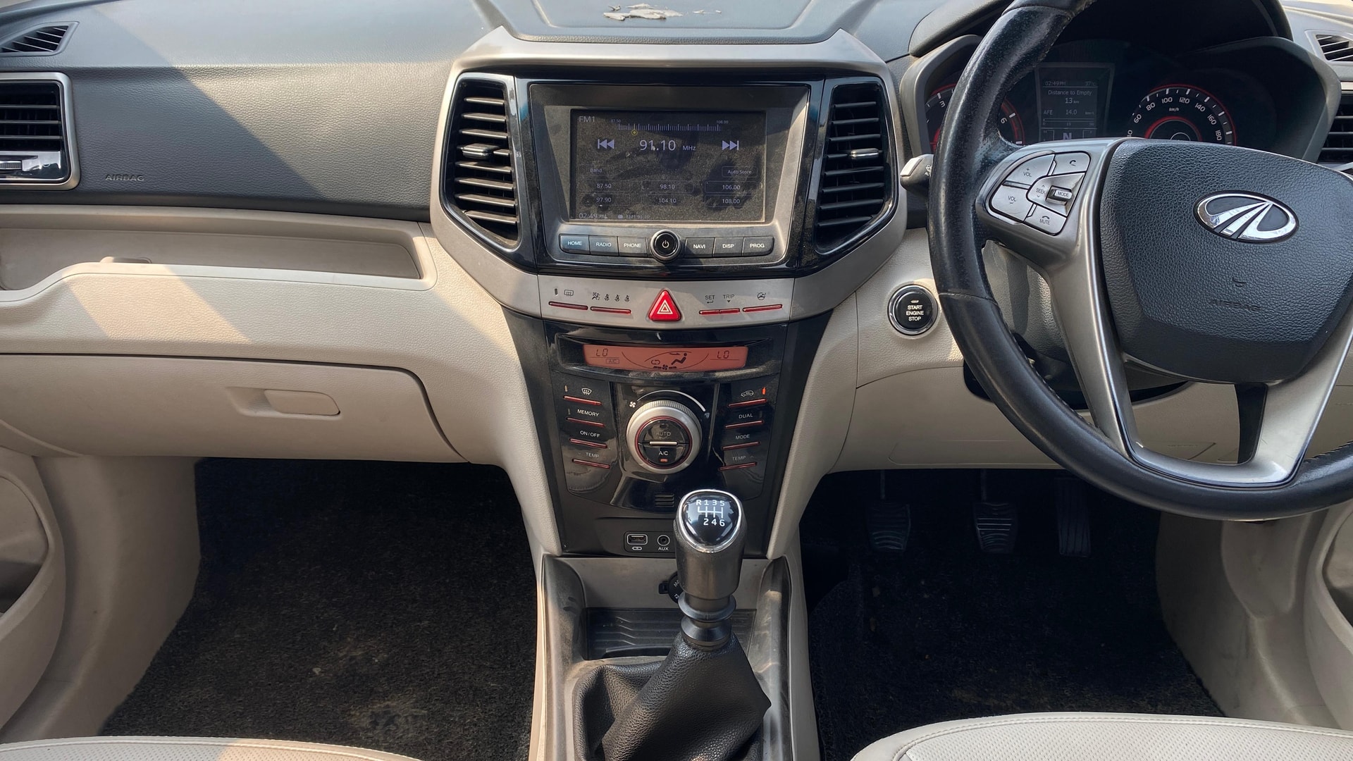 View 2019 Mahindra XUV300 W4 Petrol BS IV Image 18 Used 2019 Mahindra XUV300 W4 Petrol BS IV Image 18