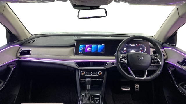 View Mahindra XUV700 Image 32 Used Mahindra XUV700 Image 32