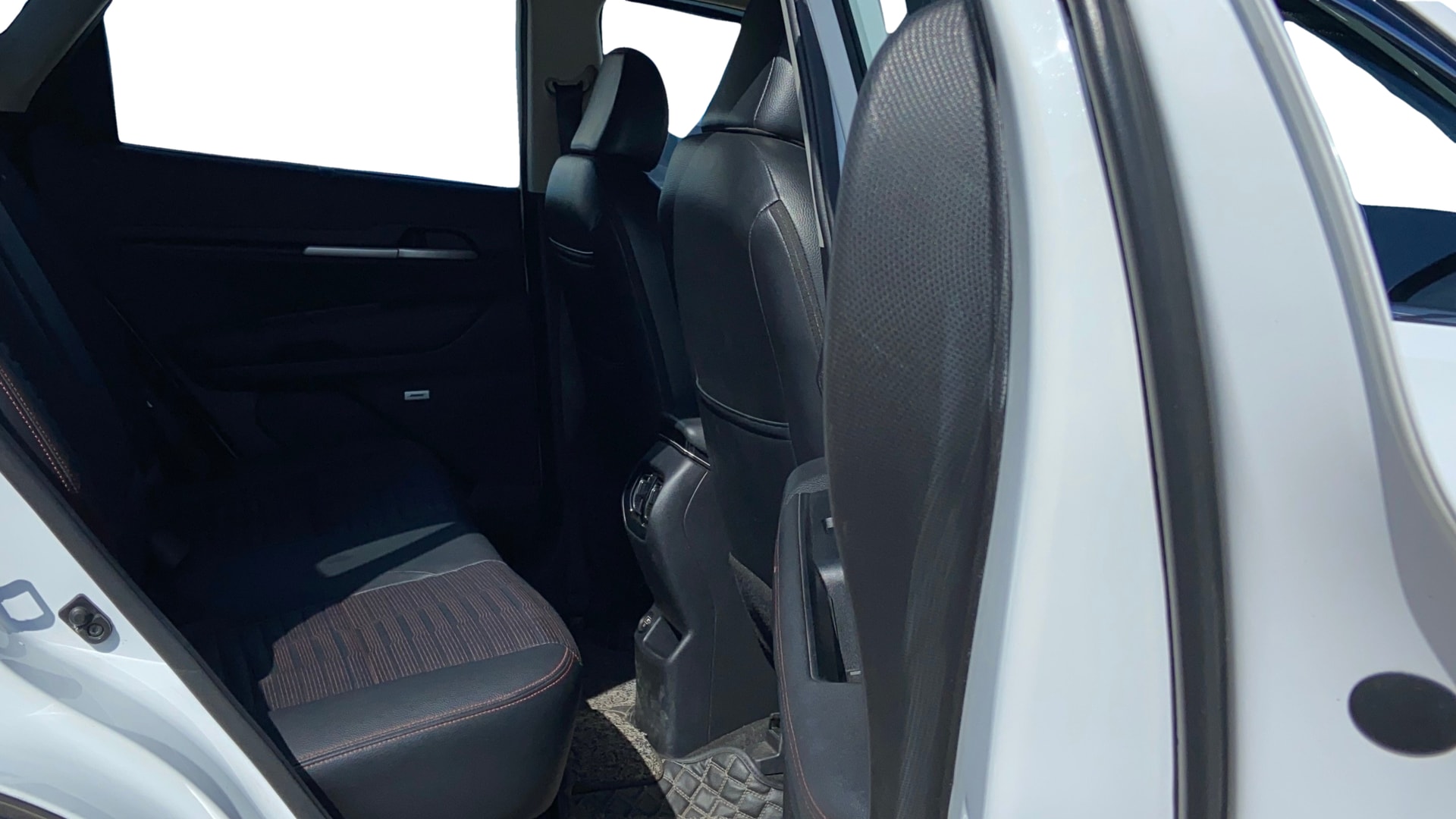 View 2022 Kia Sonet GTX Plus AT Diesel Image 31 Used 2022 Kia Sonet GTX Plus AT Diesel Image 31