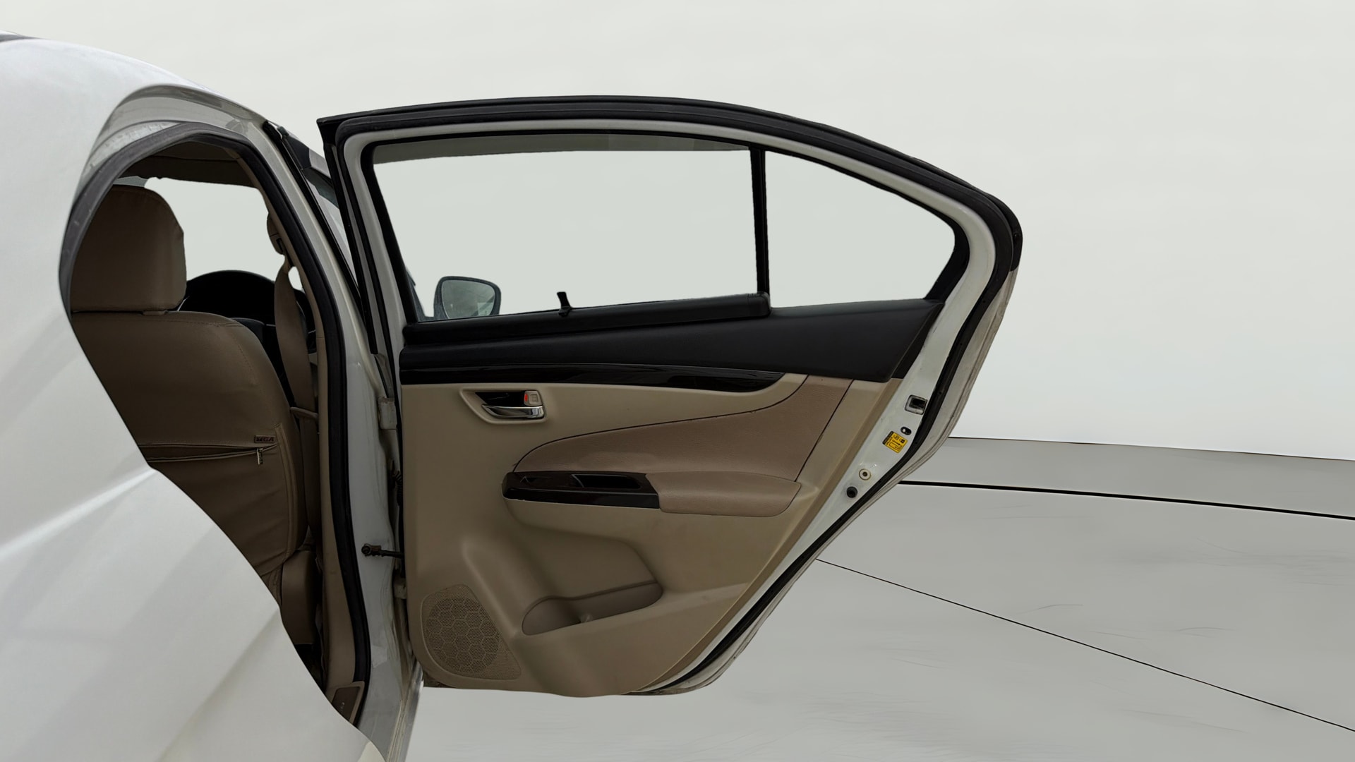 View 2015 Maruti Suzuki 1000 Base Variant Image 7 Used 2015 Maruti Suzuki 1000 Base Variant Image 7