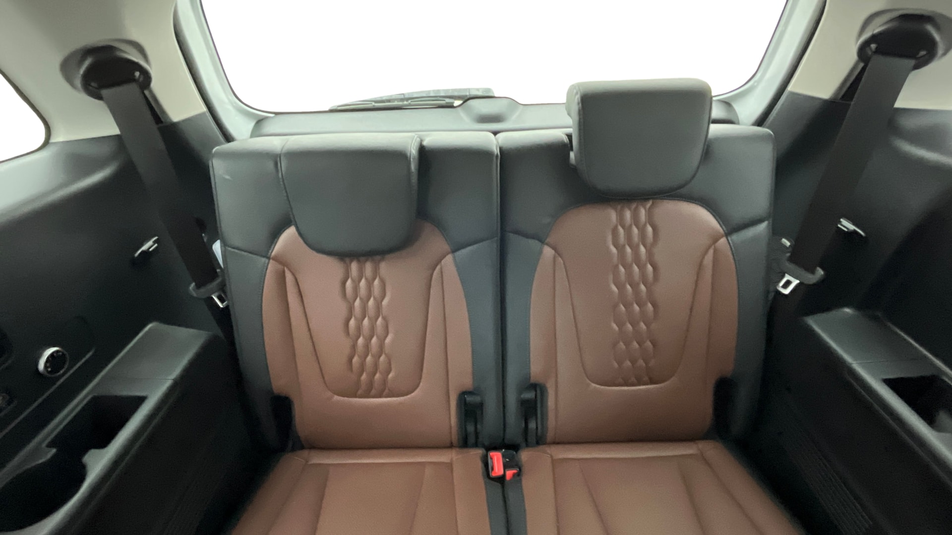 View 2021 Hyundai Alcazar Prestige 6 Seater MT Petrol Image 10 Used 2021 Hyundai Alcazar Prestige 6 Seater MT Petrol Image 10