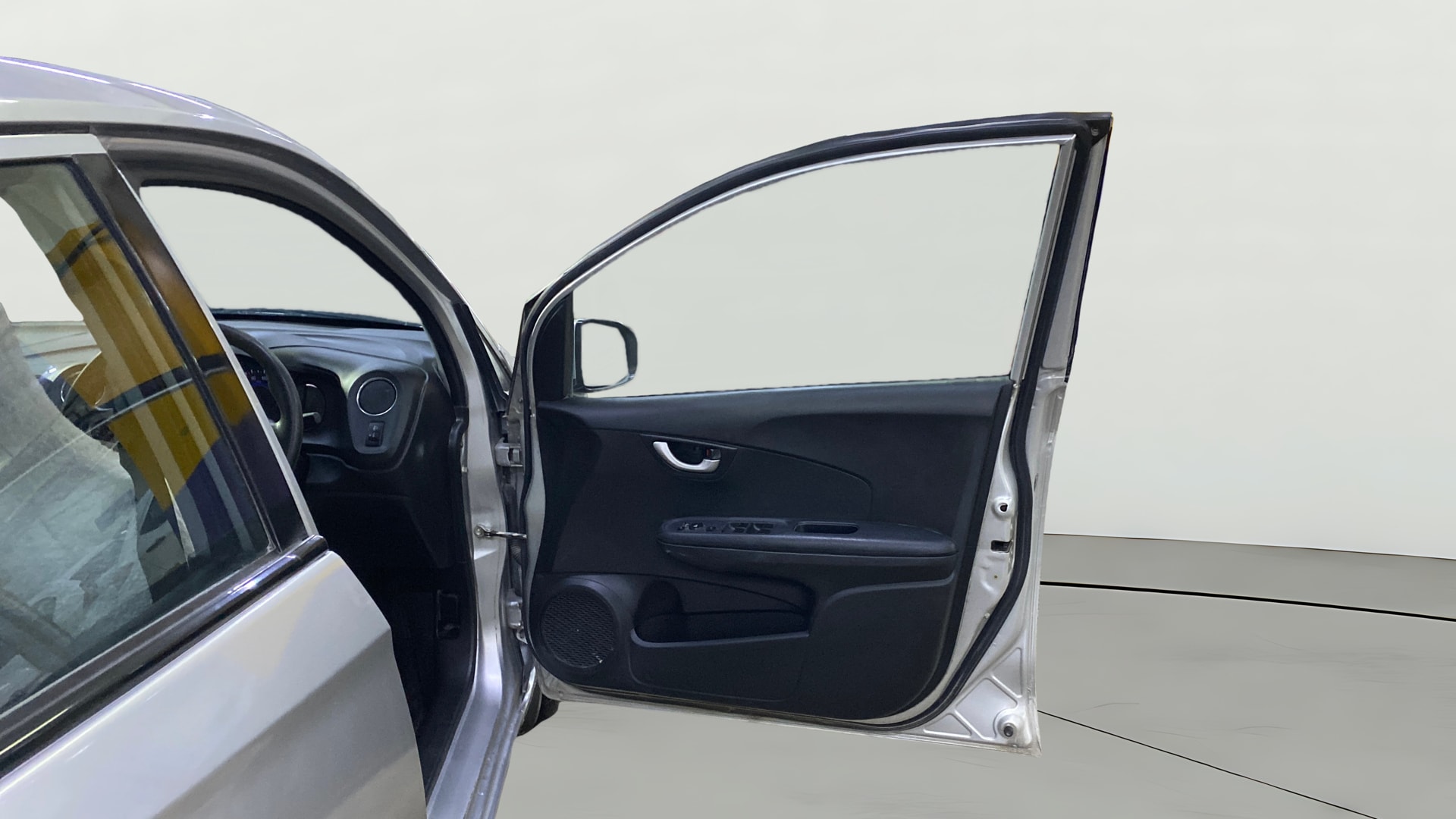 View 2015 Honda Brio VX AT Petrol Image 43 Used 2015 Honda Brio VX AT Petrol Image 43