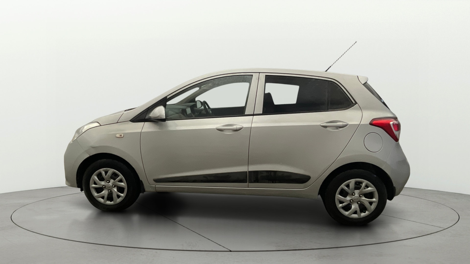 View 2017 Hyundai Grand i10 Magna 1.2 Kappa VTVT Image 5 Used 2017 Hyundai Grand i10 Magna 1.2 Kappa VTVT Image 5