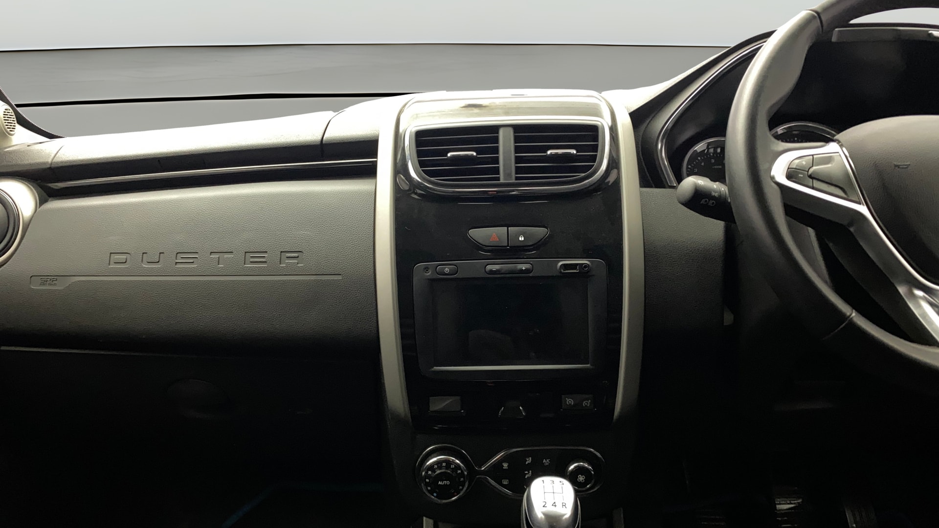 View 2021 Renault Duster Petrol RXZ Image 17 Used 2021 Renault Duster Petrol RXZ Image 17