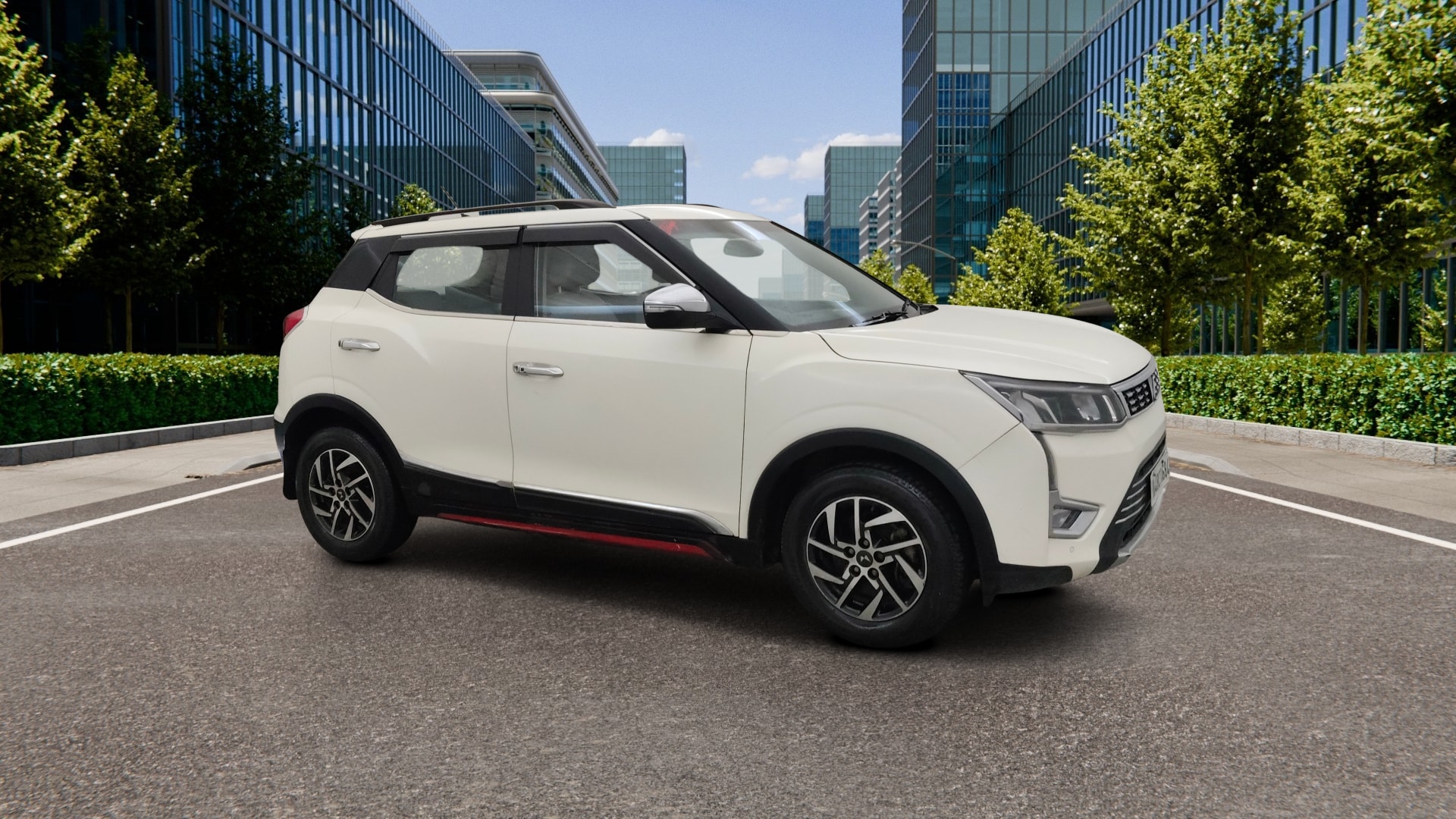 View 2024 Mahindra XUV300 W4 Petrol BS IV Image 14 Used 2024 Mahindra XUV300 W4 Petrol BS IV Image 14