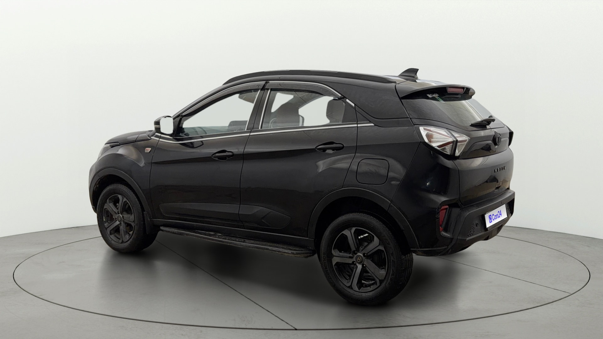 View 2023 Tata Nexon Revotron XE Image 2 Used 2023 Tata Nexon Revotron XE Image 2