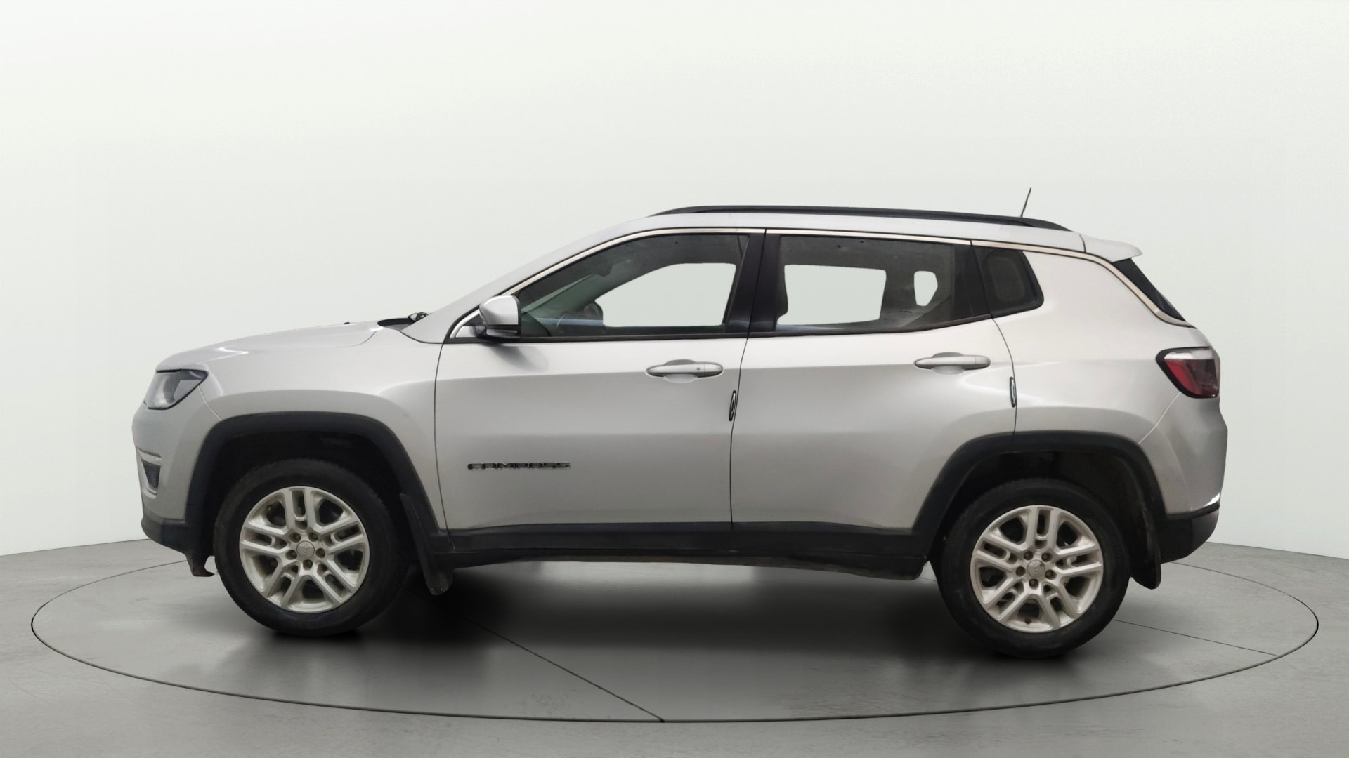 View 2018 Jeep Compass Limited 4X4 2.0 Diesel BS IV Image 5 Used 2018 Jeep Compass Limited 4X4 2.0 Diesel BS IV Image 5