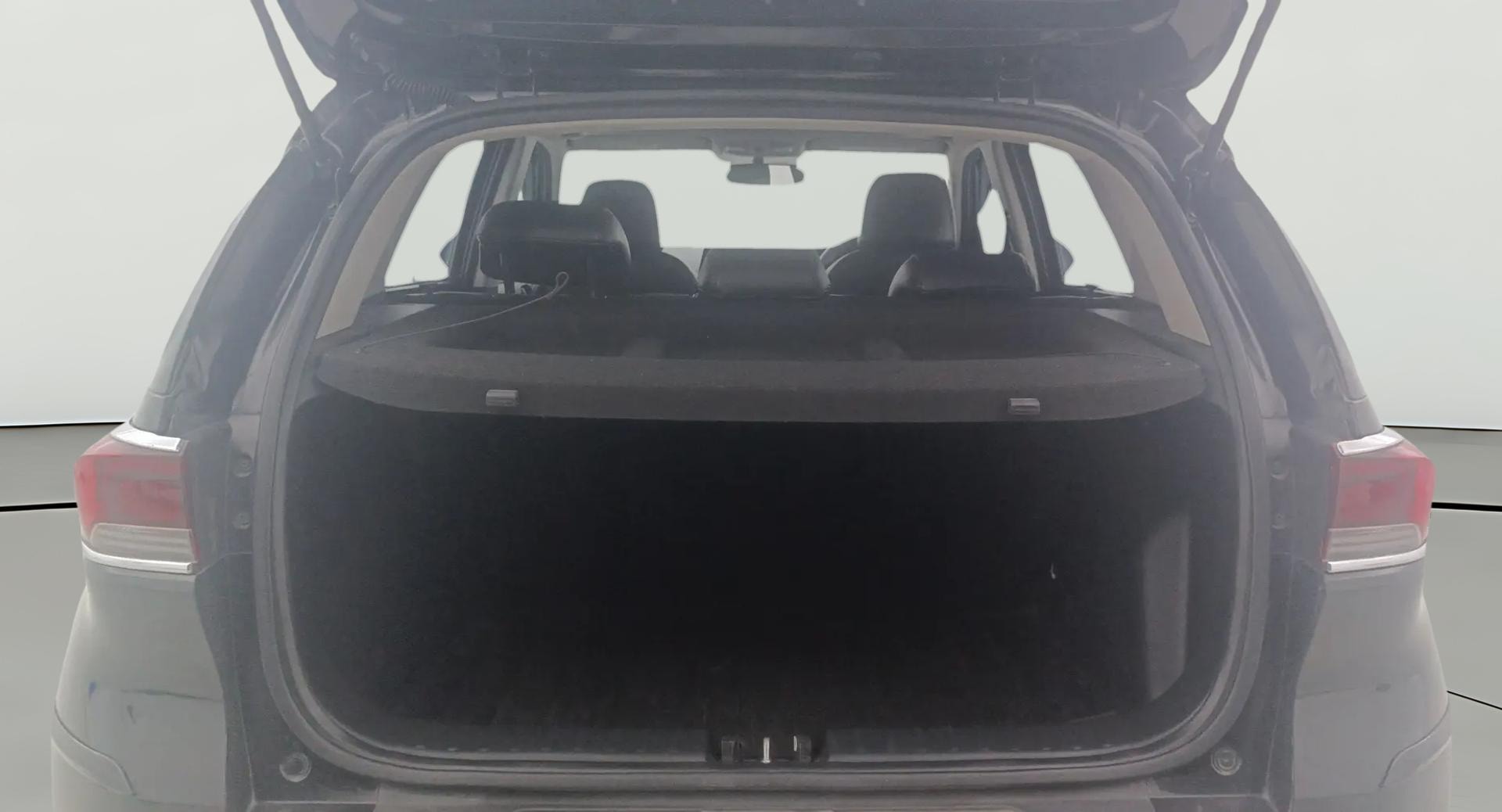 View 2023 Kia Sonet HTK Plus iMT Petrol Image 39 Used 2023 Kia Sonet HTK Plus iMT Petrol Image 39