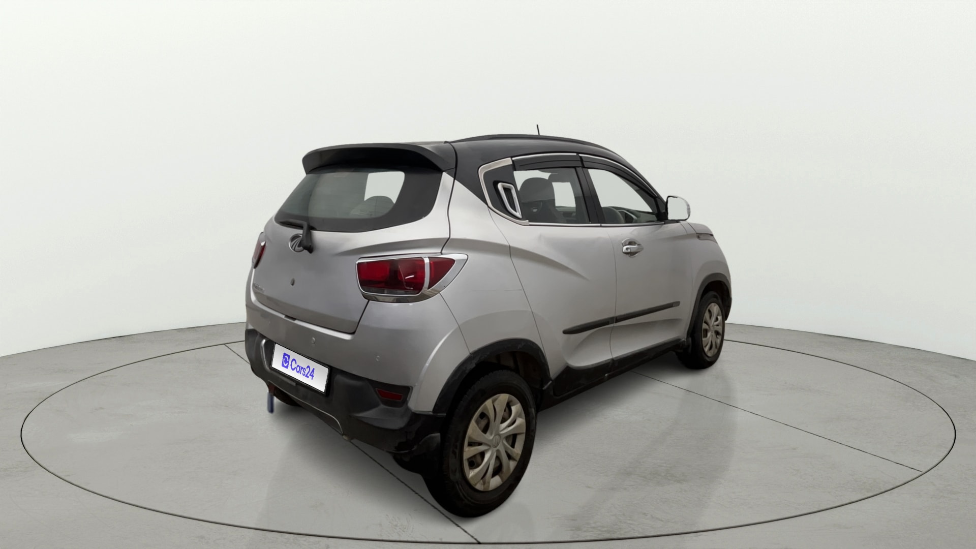 View 2016 Mahindra KUV100 K6 Plus Diesel 6 Seater BS IV Image 43 Used 2016 Mahindra KUV100 K6 Plus Diesel 6 Seater BS IV Image 43