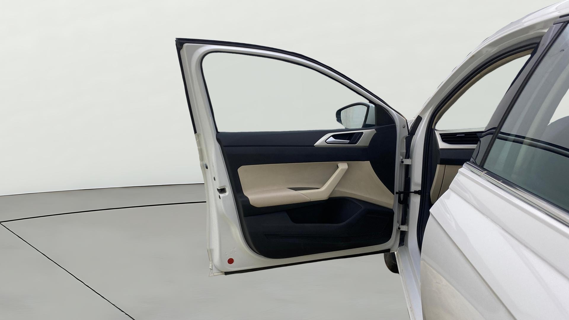 View 2023 Volkswagen Virtus Topline 1.0 TSI MT Image 38 Used 2023 Volkswagen Virtus Topline 1.0 TSI MT Image 38