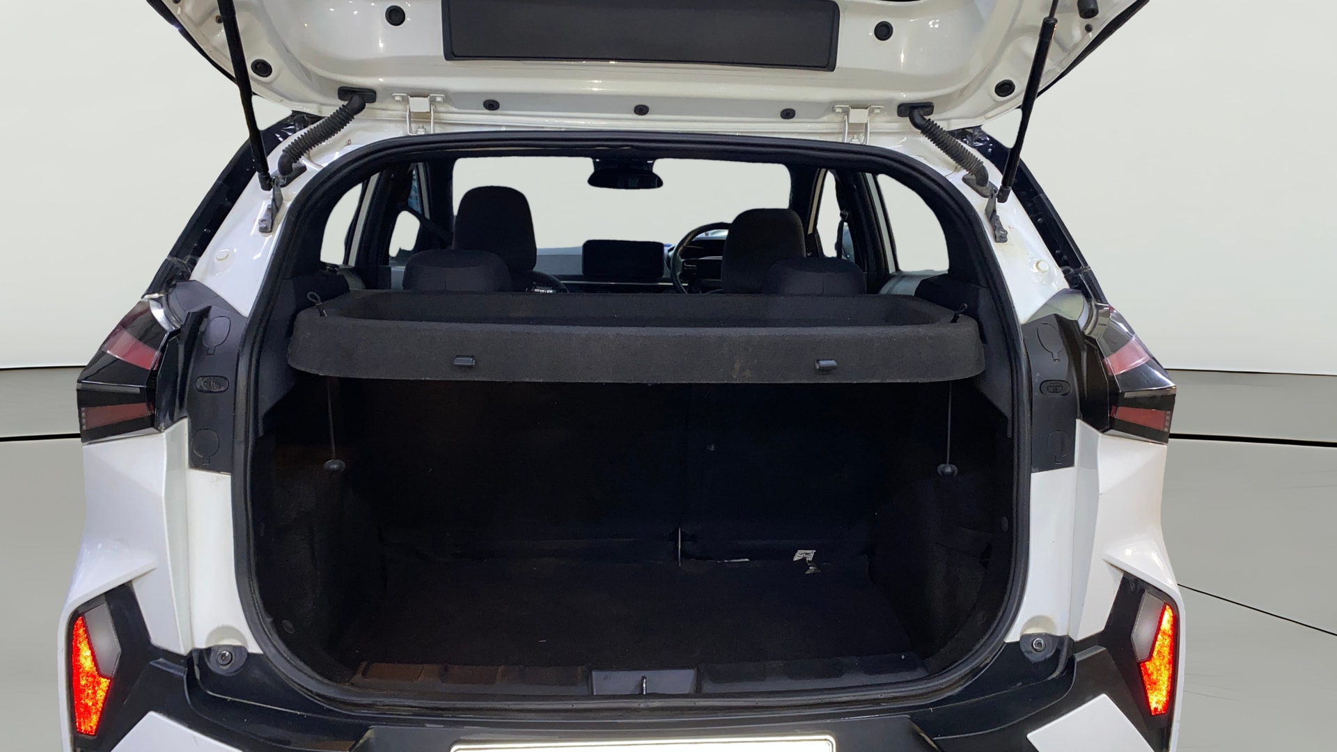 View 2023 Tata Nexon Revotron XE Image 42 Used 2023 Tata Nexon Revotron XE Image 42