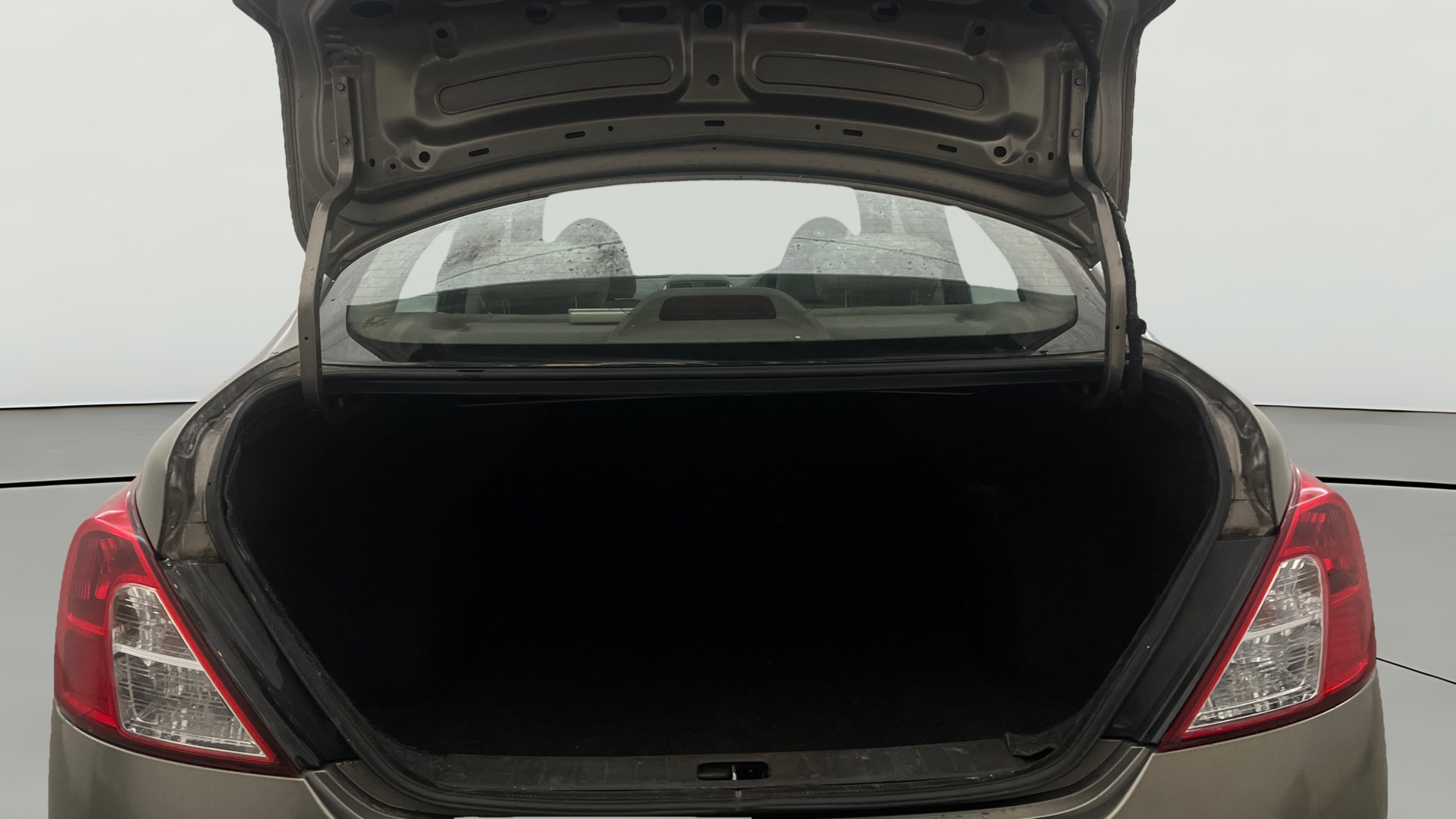 View 2015 Nissan Sunny XL Petrol CVT Image 37 Used 2015 Nissan Sunny XL Petrol CVT Image 37