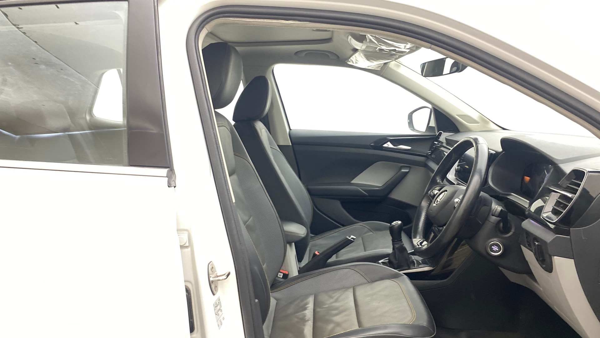 View 2023 Skoda Kushaq Style 1.5 TSI MT Image 27 Used 2023 Skoda Kushaq Style 1.5 TSI MT Image 27