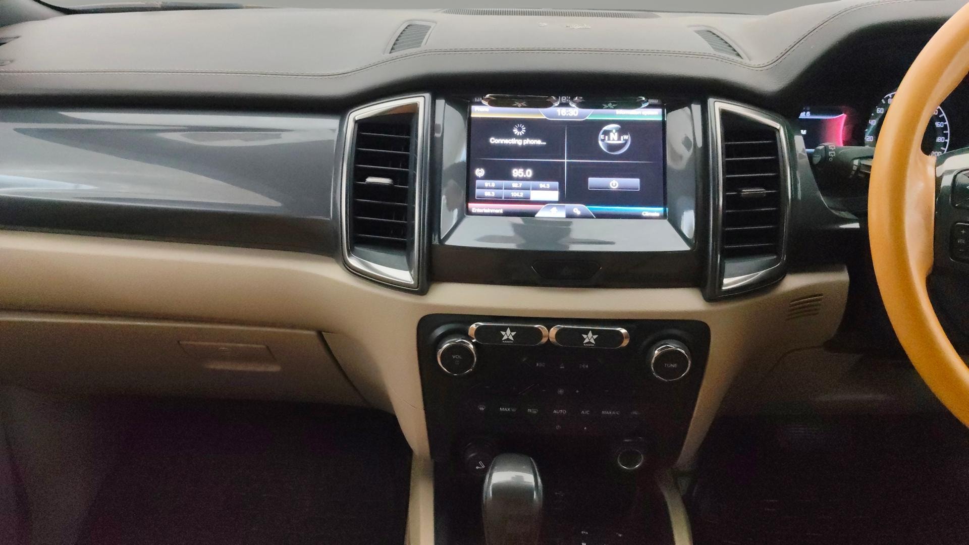 View 2016 Ford Endeavour 3.2L AWD AT Titanium Image 34 Used 2016 Ford Endeavour 3.2L AWD AT Titanium Image 34