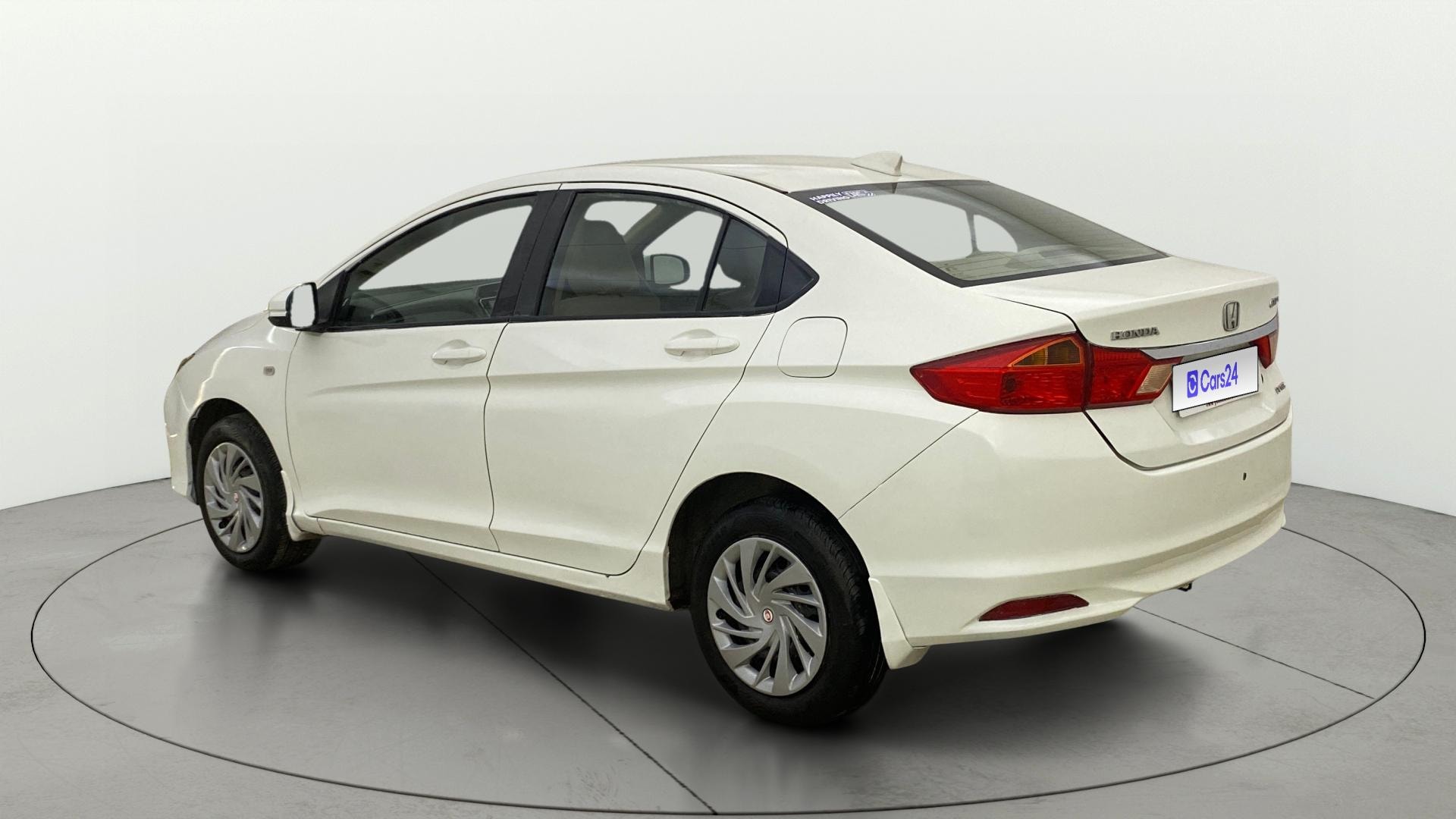 View 2016 Honda City ZX MT Diesel Anniversary Edition Image 2 Used 2016 Honda City ZX MT Diesel Anniversary Edition Image 2