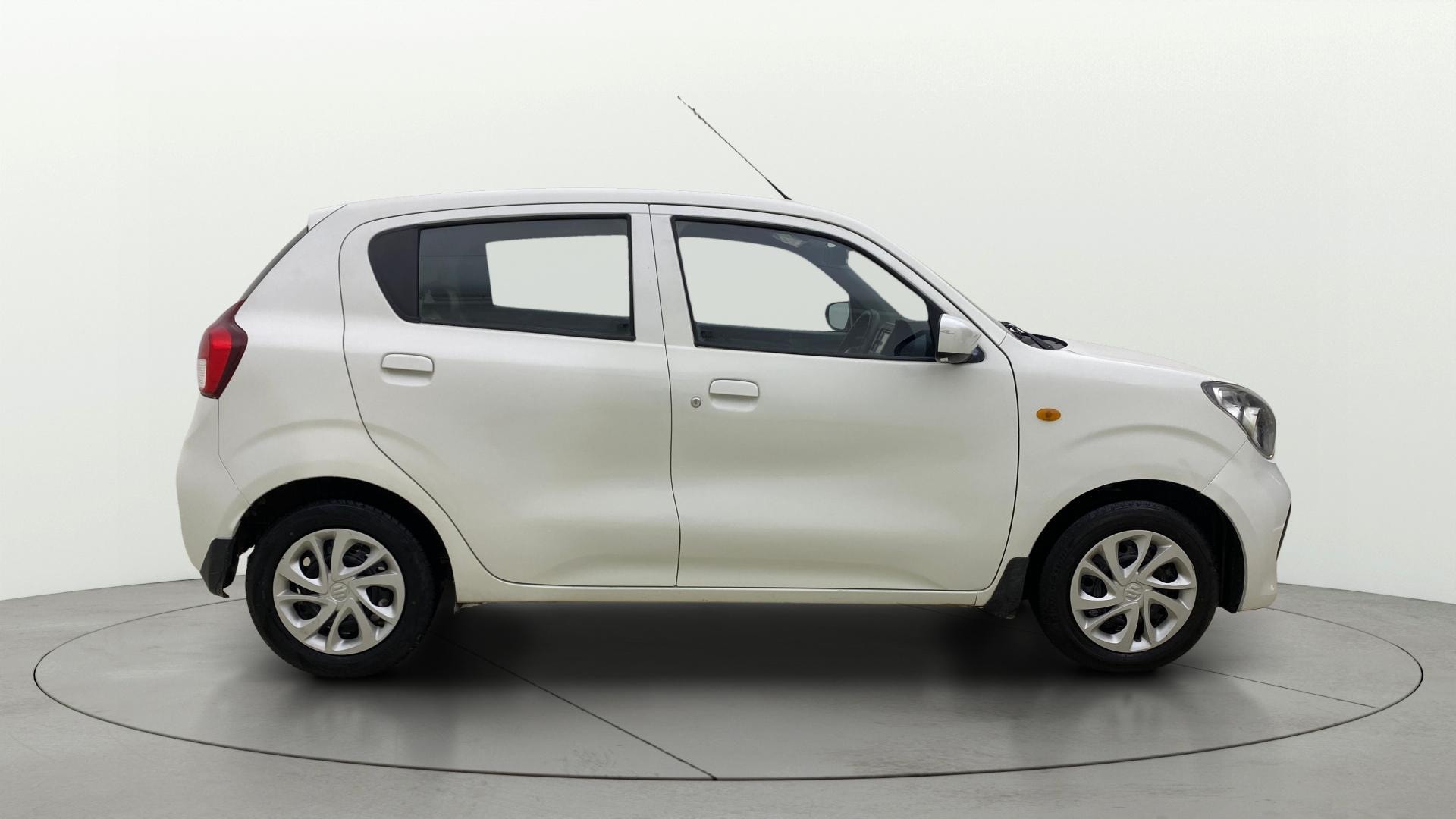 View 2023 Maruti Suzuki 1000 Base Variant Image 8 Used 2023 Maruti Suzuki 1000 Base Variant Image 8