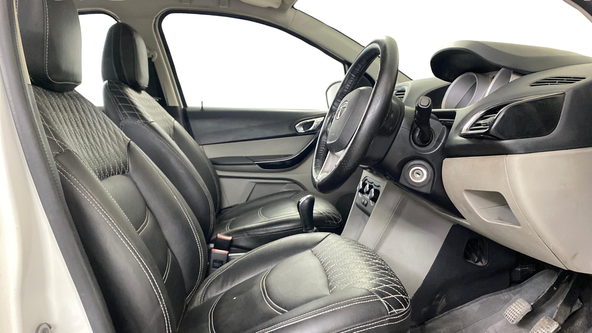View 2016 Tata Tiago Revotorq XB Image 25 Used 2016 Tata Tiago Revotorq XB Image 25