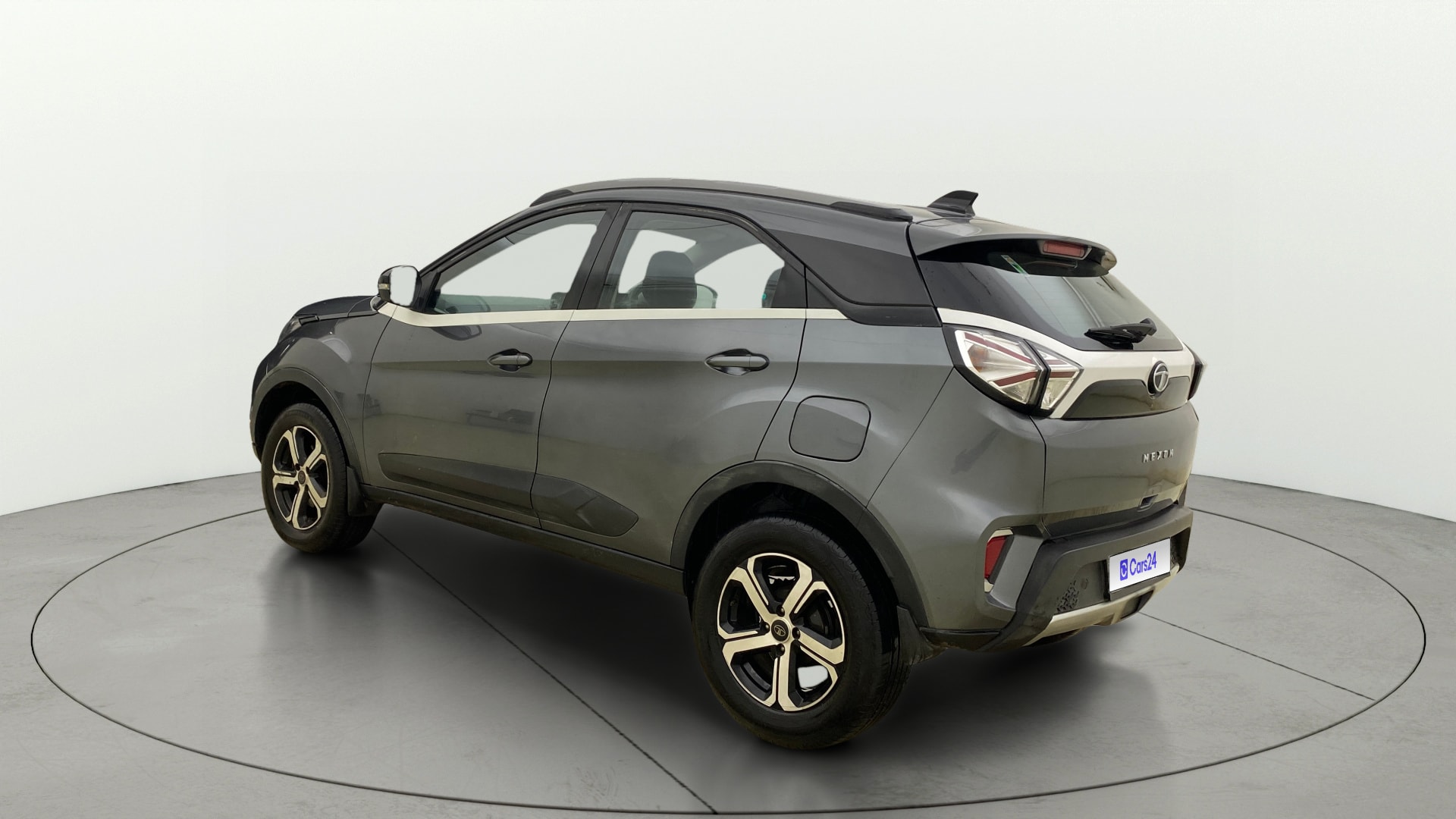View 2021 Tata Nexon Revotron XE Image 2 Used 2021 Tata Nexon Revotron XE Image 2