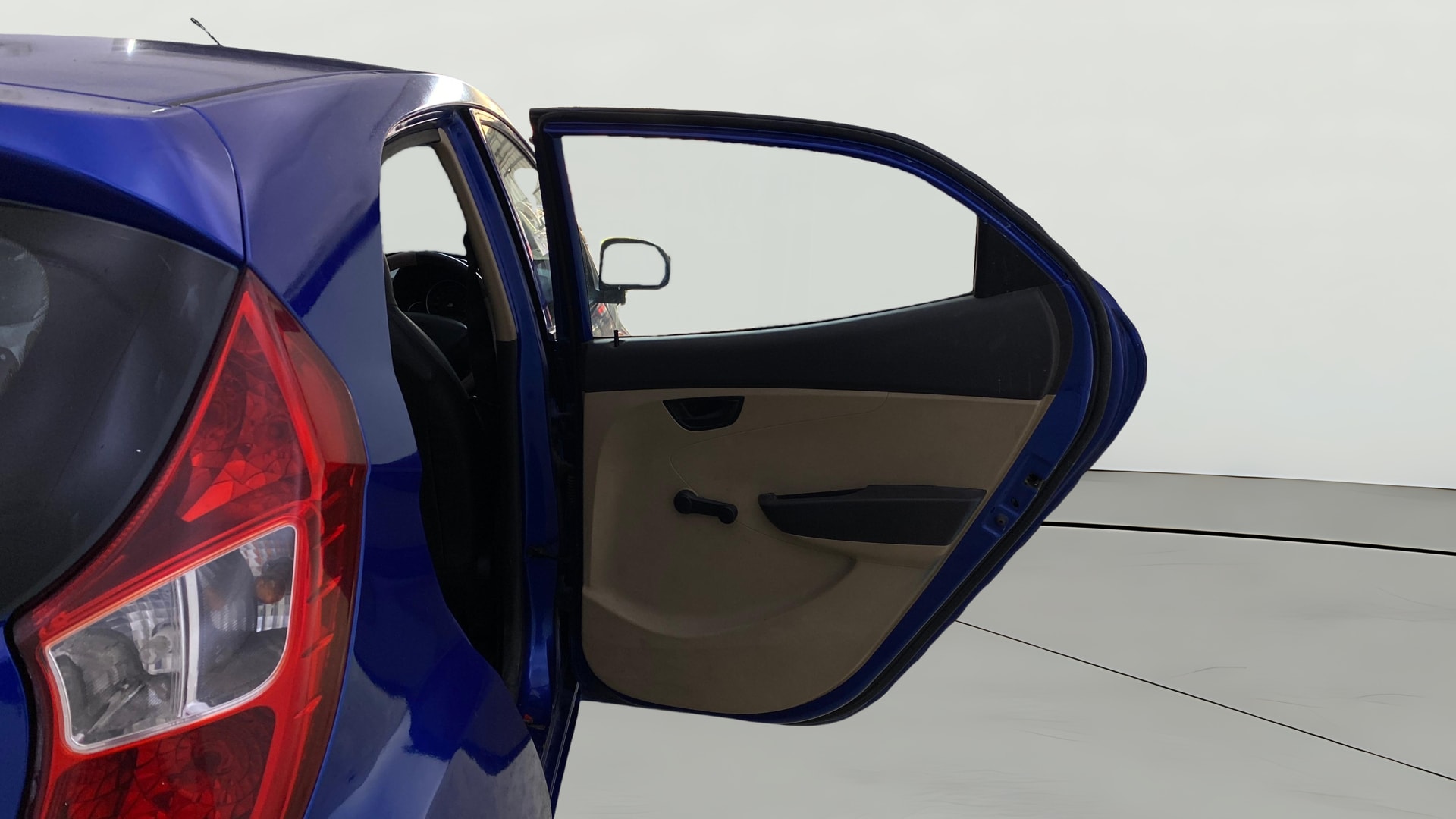 View 2013 Hyundai EON Magna Plus Image 7 Used 2013 Hyundai EON Magna Plus Image 7