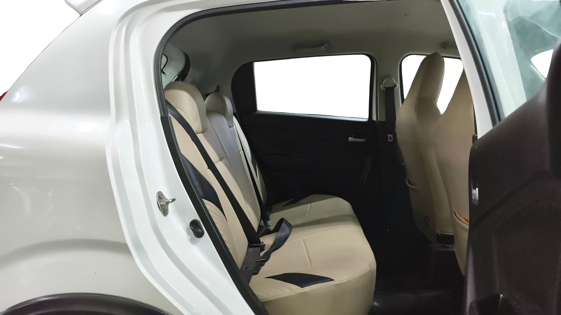 View 2024 Maruti Suzuki 1000 Base Variant Image 29 Used 2024 Maruti Suzuki 1000 Base Variant Image 29