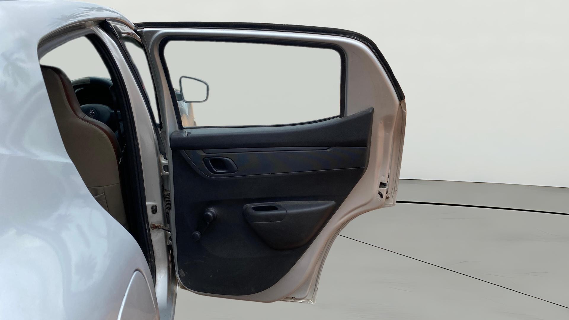 View 2018 Renault Kwid RXL Image 7 Used 2018 Renault Kwid RXL Image 7