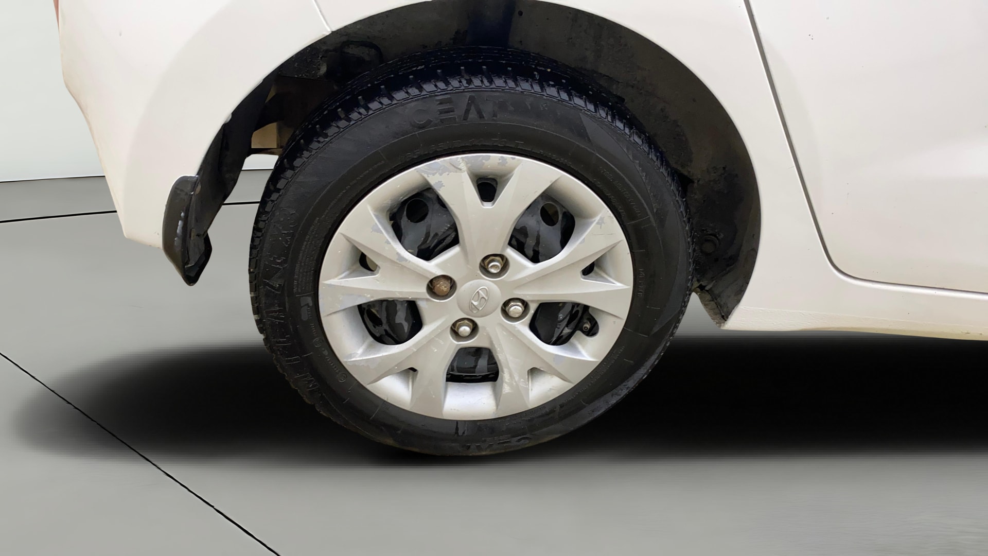 View 2013 Hyundai Grand i10 Magna 1.2 Kappa VTVT Image 23 Used 2013 Hyundai Grand i10 Magna 1.2 Kappa VTVT Image 23