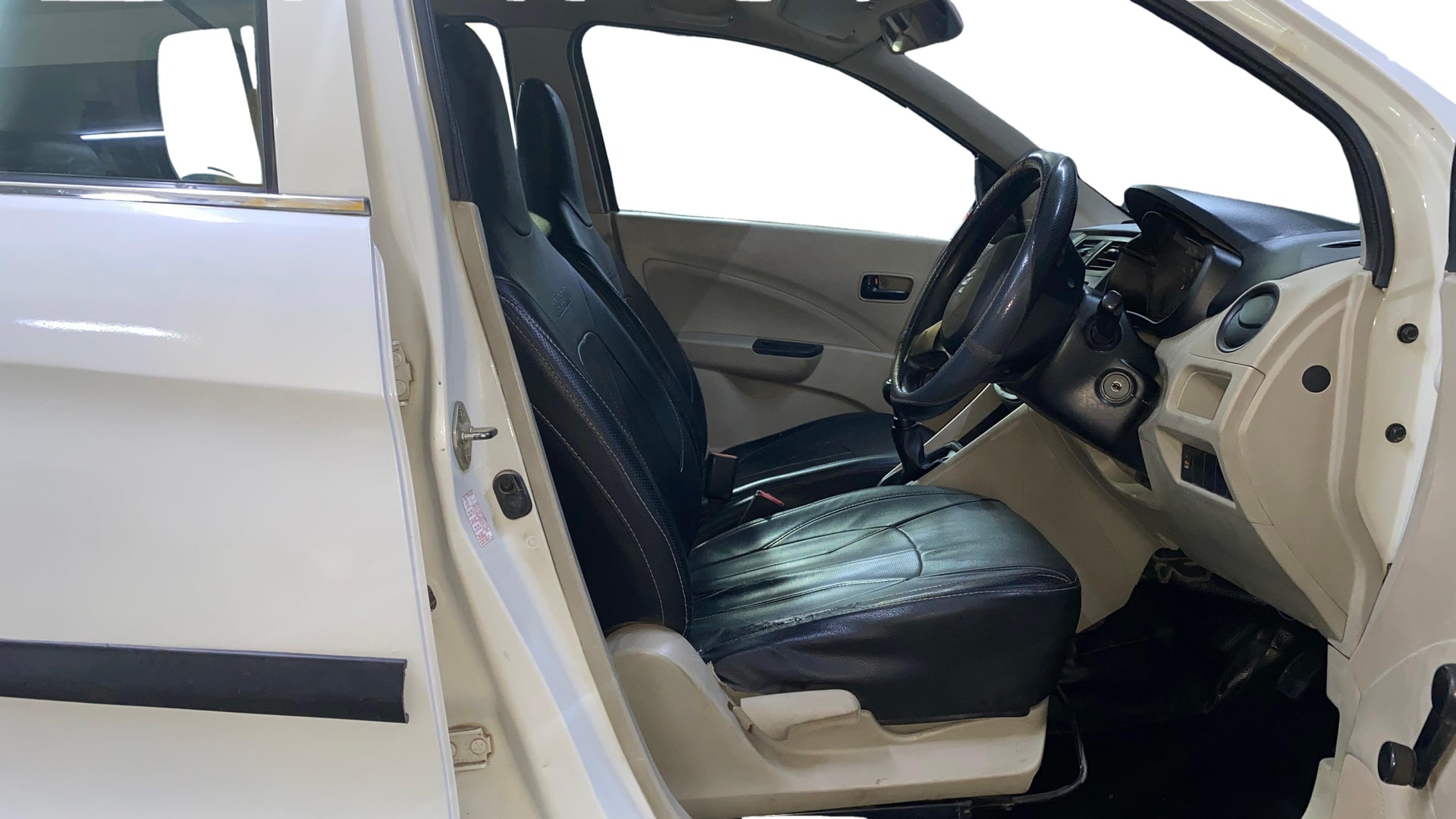 View 2019 Maruti Suzuki 1000 Base Variant Image 25 Used 2019 Maruti Suzuki 1000 Base Variant Image 25