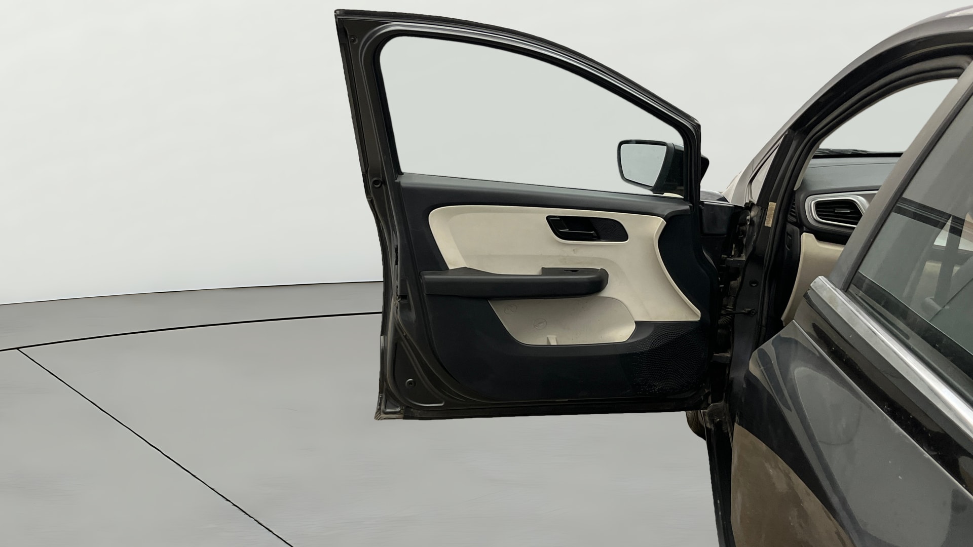 View 2022 Tata Altroz XT Petrol Image 32 Used 2022 Tata Altroz XT Petrol Image 32