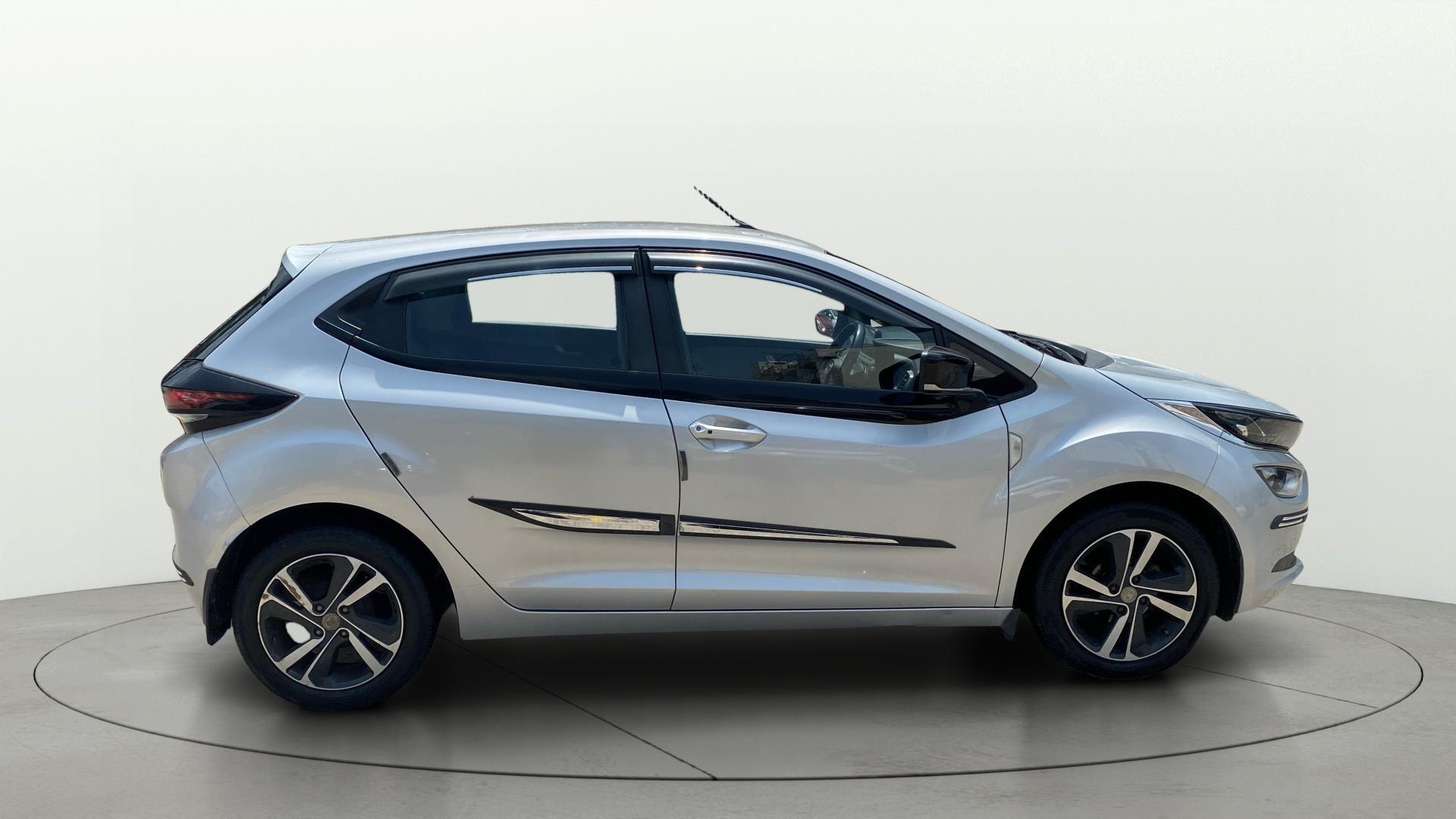 View 2020 Tata Altroz XZ Petrol Image 9 Used 2020 Tata Altroz XZ Petrol Image 9