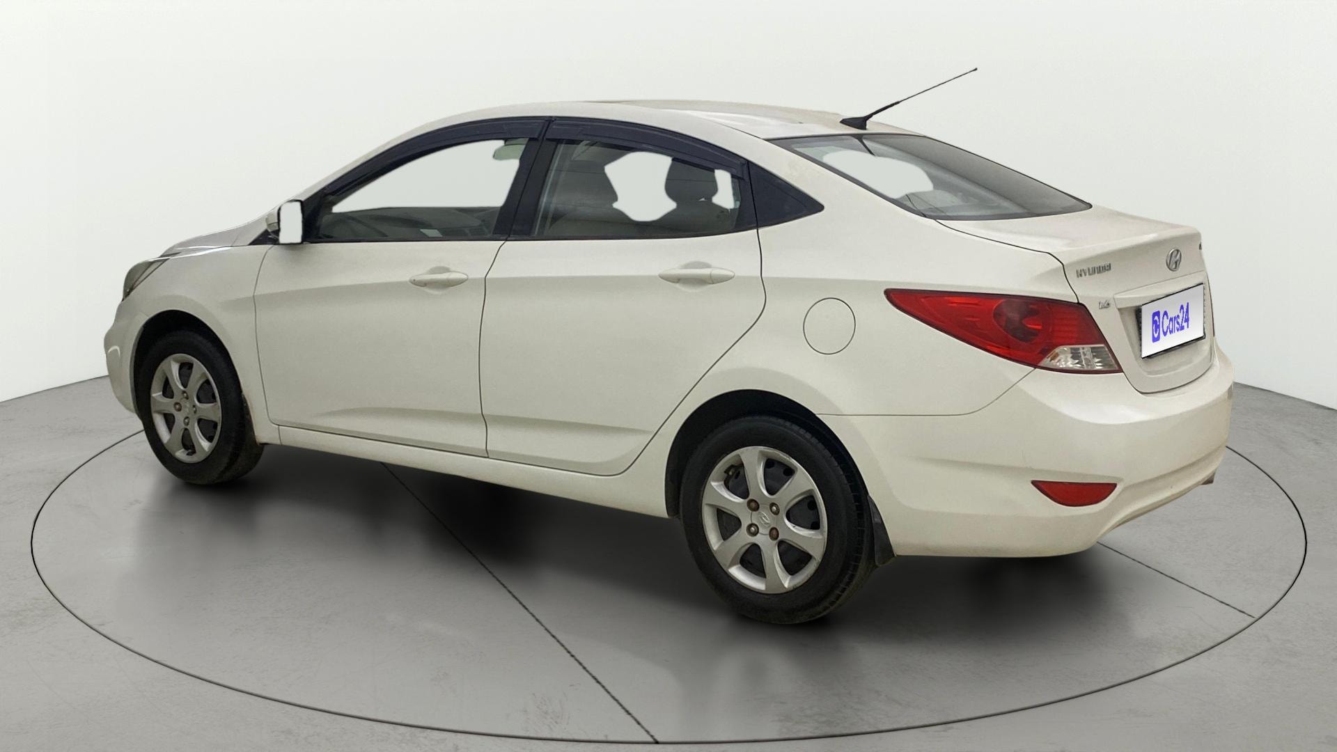 View 2014 Hyundai Fluidic Verna 1.4 VTVT CX Image 2 Used 2014 Hyundai Fluidic Verna 1.4 VTVT CX Image 2