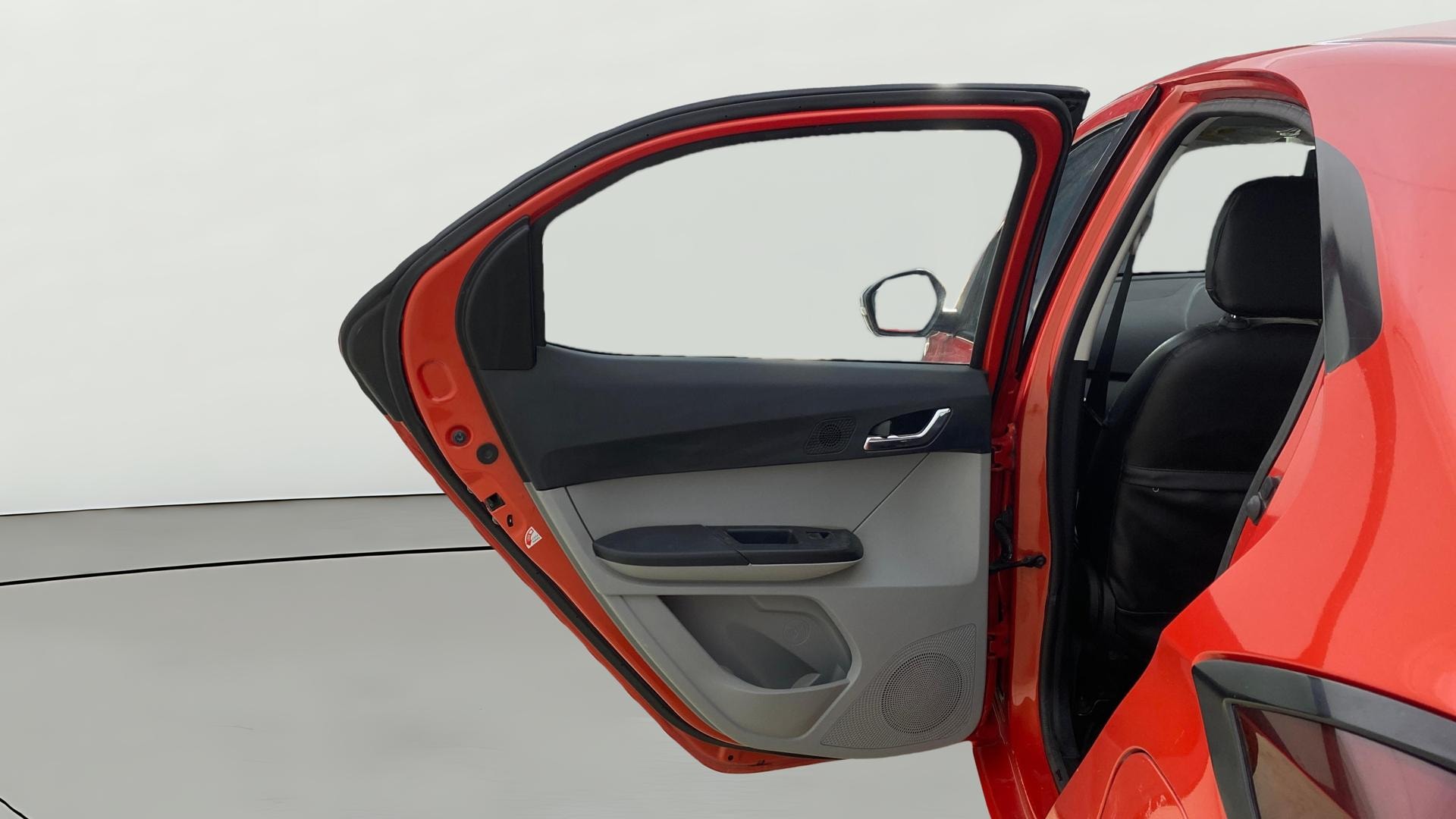 View 2020 Tata Tiago Revotorq XB Image 14 Used 2020 Tata Tiago Revotorq XB Image 14