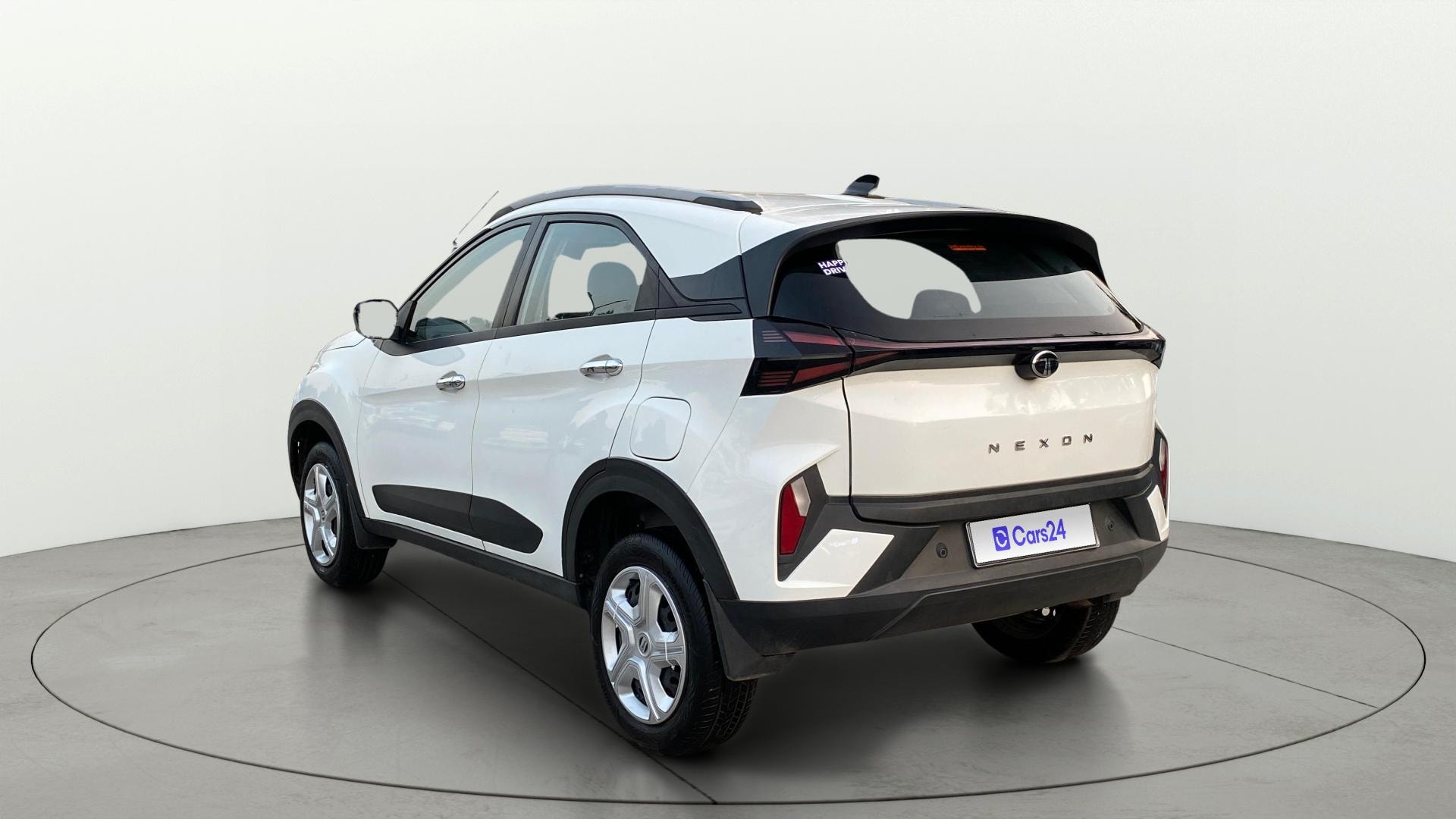 View 2024 Tata Nexon Revotron XE Image 2 Used 2024 Tata Nexon Revotron XE Image 2
