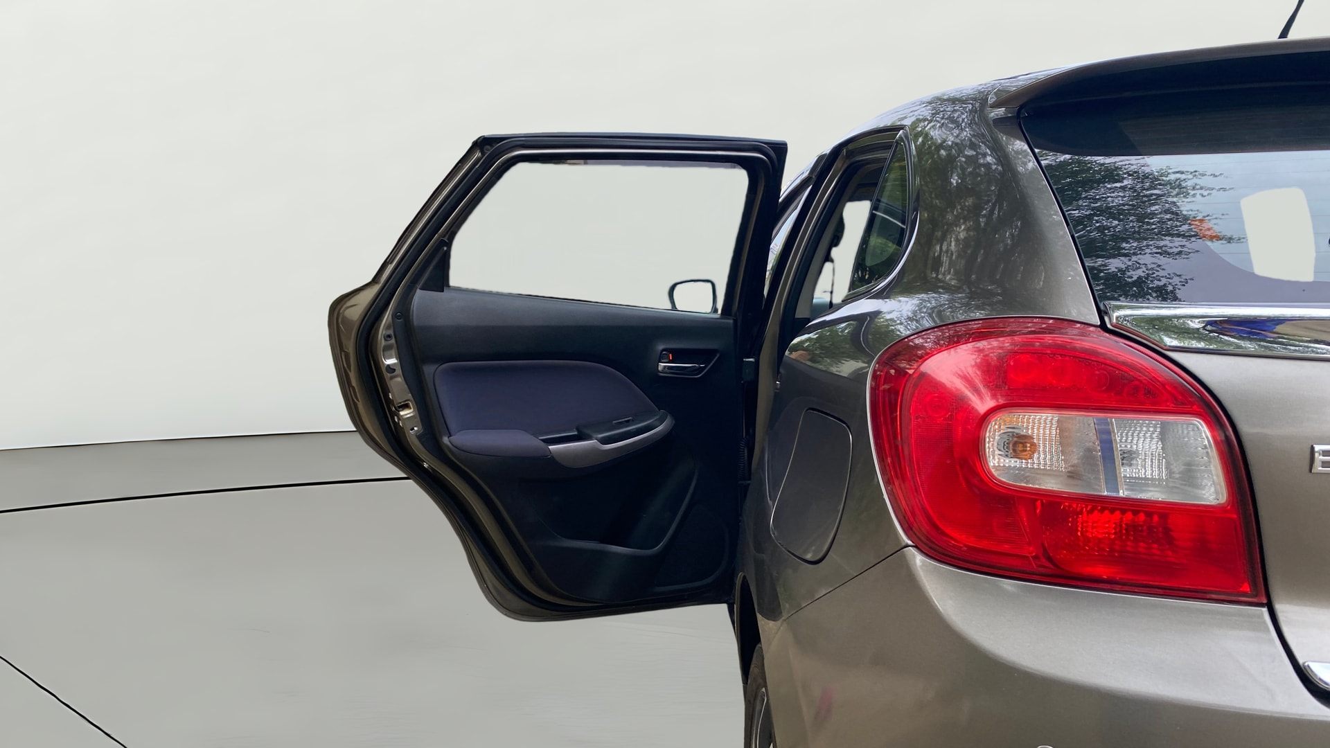 View 2019 Maruti Suzuki 1000 Base Variant Image 23 Used 2019 Maruti Suzuki 1000 Base Variant Image 23