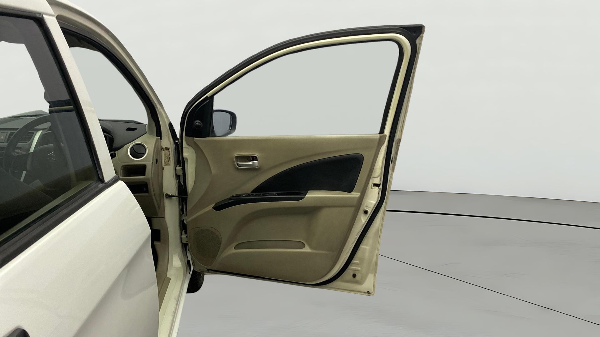 View 2015 Maruti Suzuki 1000 Base Variant Image 43 Used 2015 Maruti Suzuki 1000 Base Variant Image 43