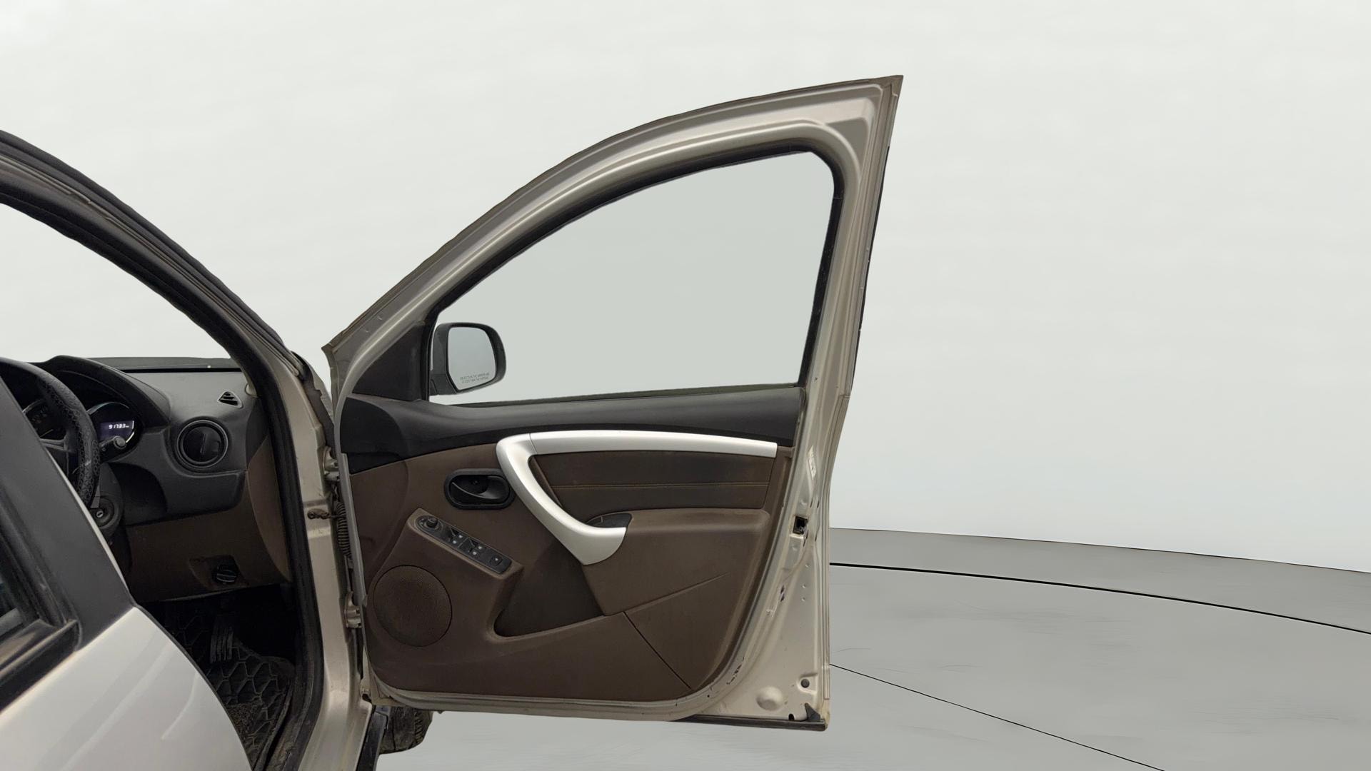 View 2020 Renault Duster Petrol RXS BS IV Image 44 Used 2020 Renault Duster Petrol RXS BS IV Image 44