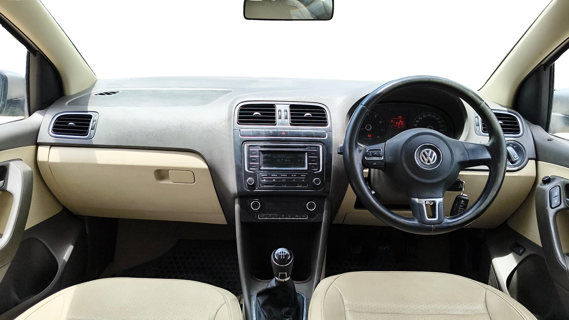 View 2014 Volkswagen Vento 1.2 L TSI Comfortline Petrol AT Image 28 Used 2014 Volkswagen Vento 1.2 L TSI Comfortline Petrol AT Image 28