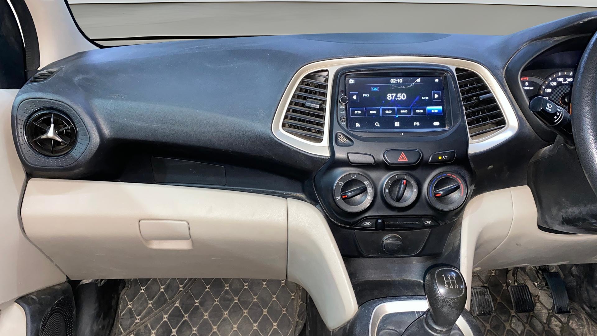 View 2022 Hyundai New Santro D-Lite Petrol Image 17 Used 2022 Hyundai New Santro D-Lite Petrol Image 17
