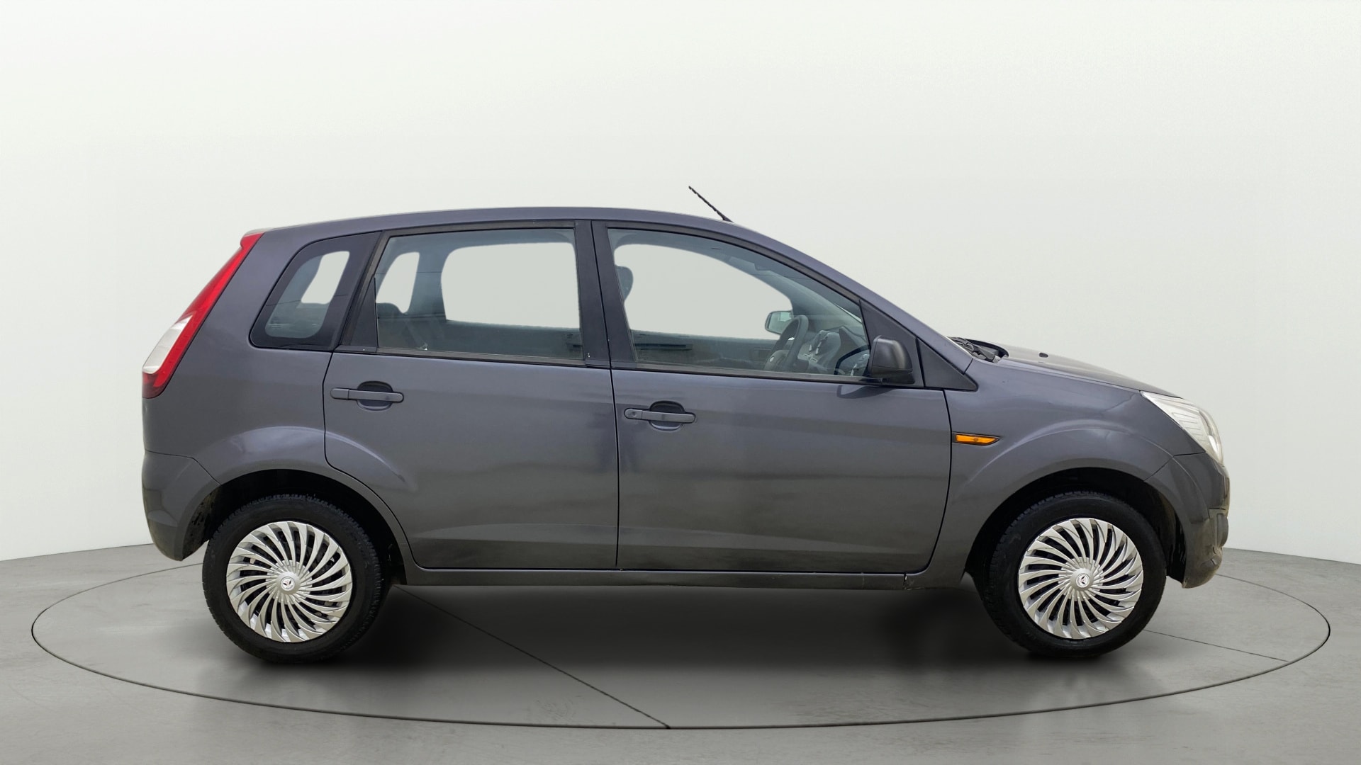 View 2015 Ford Figo 1.2P Ambiente MT BS IV Image 8 Used 2015 Ford Figo 1.2P Ambiente MT BS IV Image 8