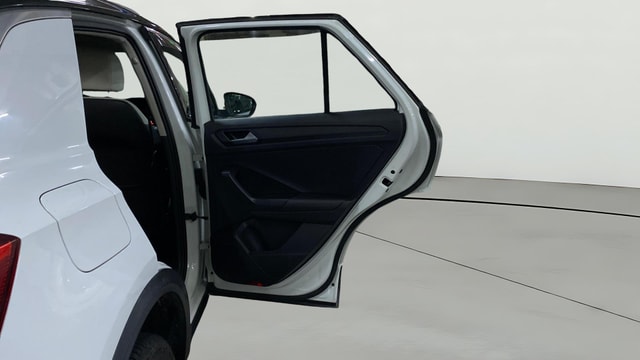 View Volkswagen T-Roc Image 5 Used Volkswagen T-Roc Image 5