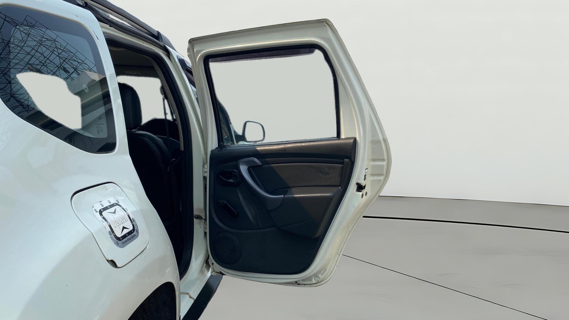 View 2015 Renault Duster Petrol RXE BS IV Image 7 Used 2015 Renault Duster Petrol RXE BS IV Image 7