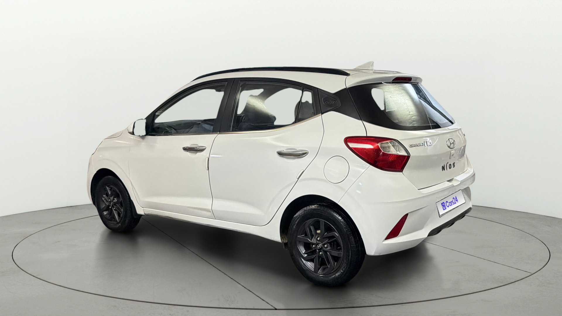 View 2022 Hyundai Grand i10 Nios Sportz Petrol AMT Image 2 Used 2022 Hyundai Grand i10 Nios Sportz Petrol AMT Image 2