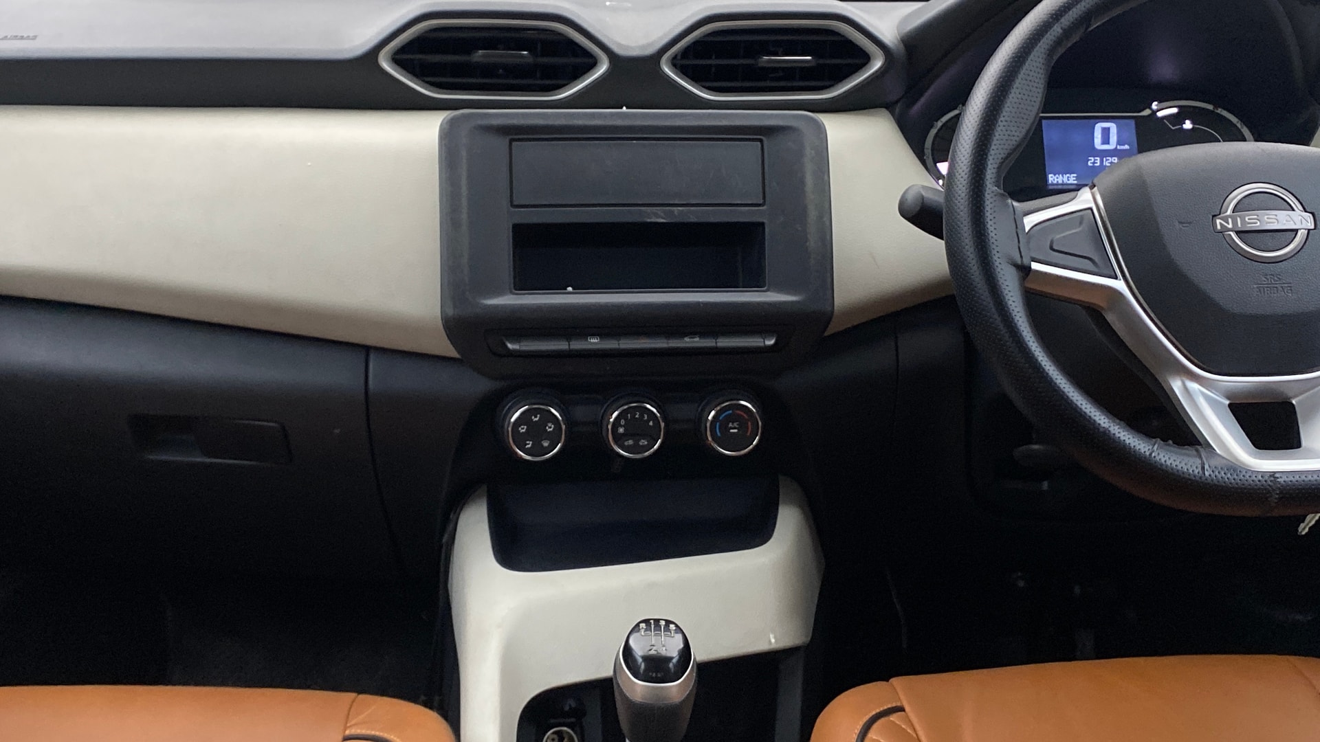 Used 2023 Nissan Magnite Used 2023 Nissan Magnite