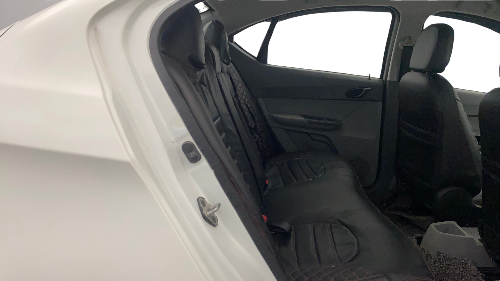 View 2022 Tata Tigor XE Diesel Image 28 Used 2022 Tata Tigor XE Diesel Image 28