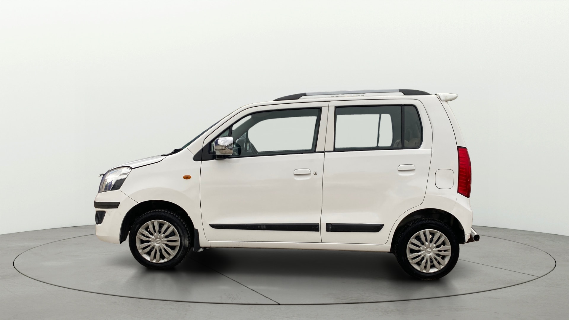 View 2017 Maruti Suzuki 1000 Base Variant Image 5 Used 2017 Maruti Suzuki 1000 Base Variant Image 5