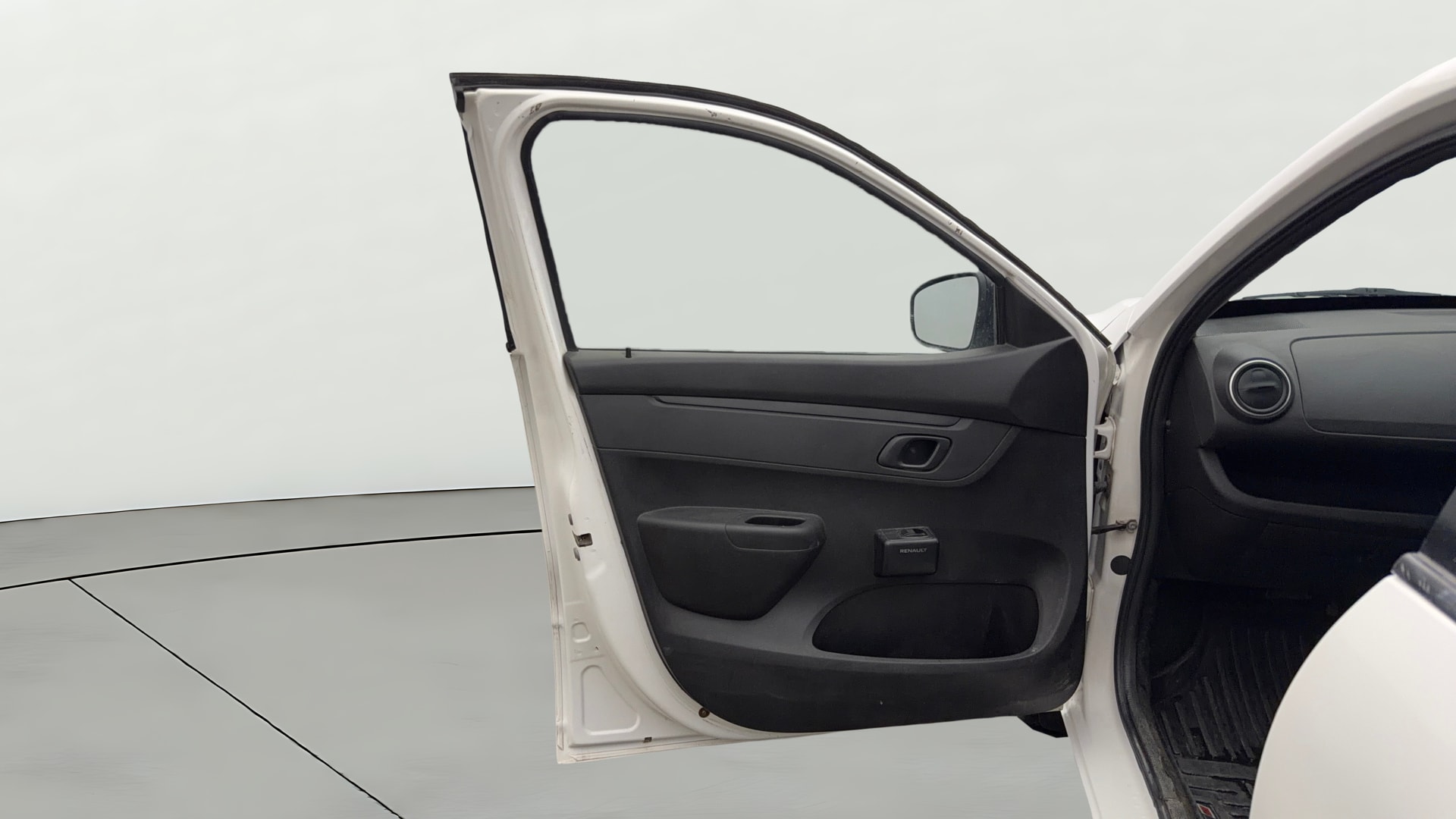 View 2018 Renault Kwid RXL Image 31 Used 2018 Renault Kwid RXL Image 31