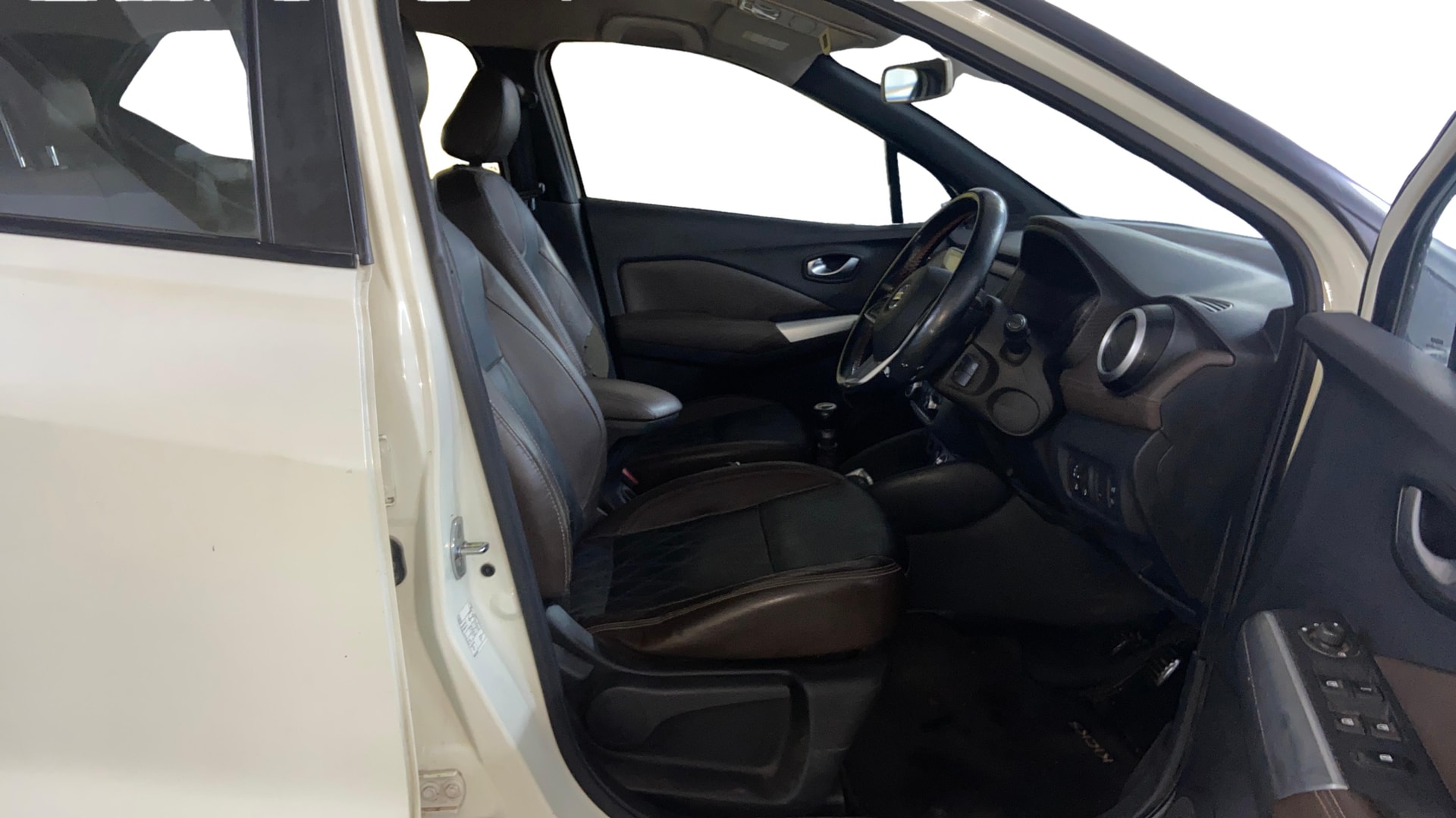 View 2020 Nissan Kicks XV Petrol BS IV Image 18 Used 2020 Nissan Kicks XV Petrol BS IV Image 18