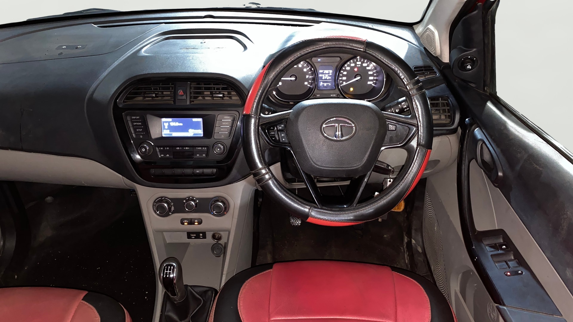 View 2019 Tata Tiago Revotorq XB Image 20 Used 2019 Tata Tiago Revotorq XB Image 20