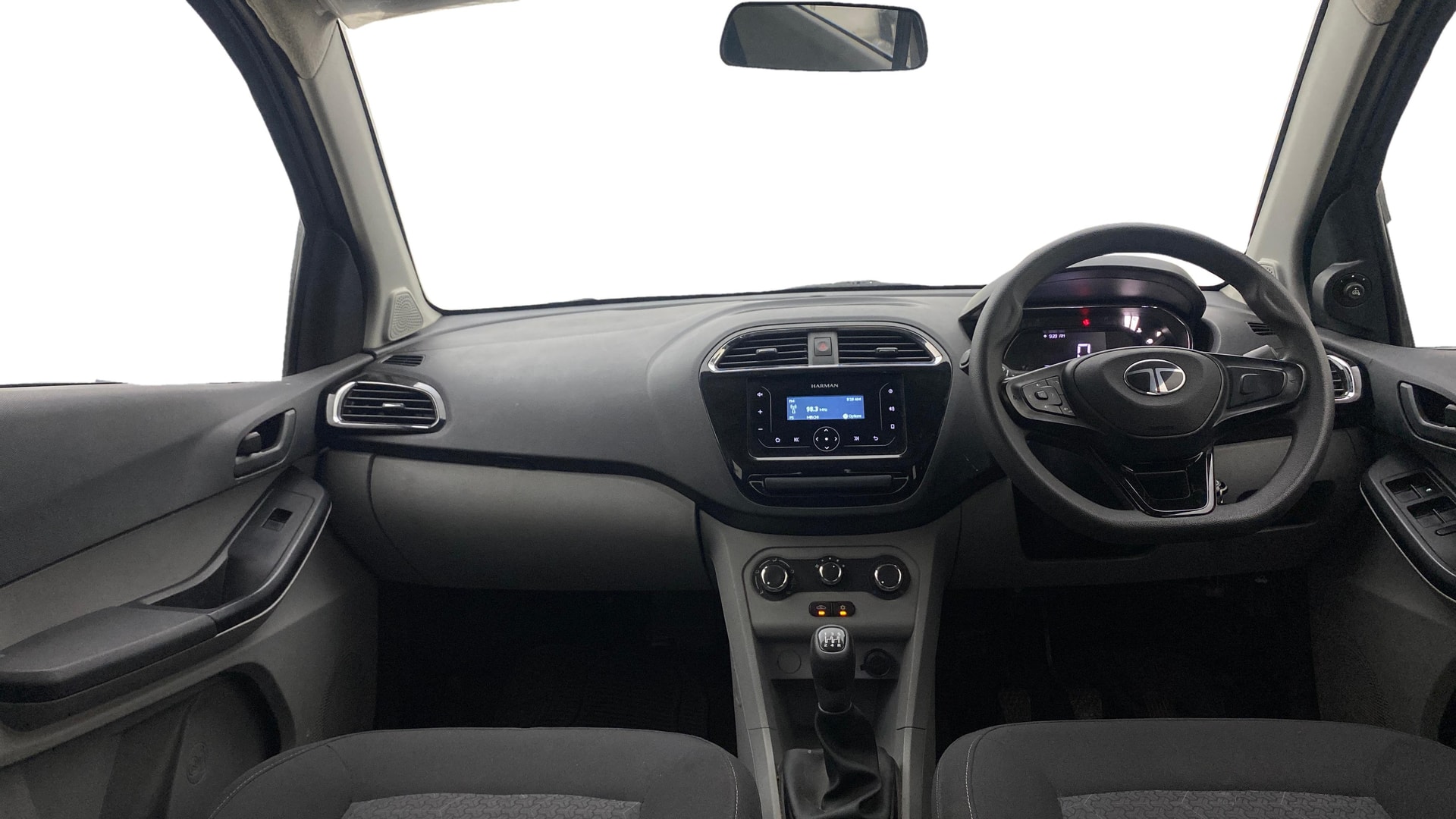 View 2024 Tata Tiago Revotorq XB Image 15 Used 2024 Tata Tiago Revotorq XB Image 15