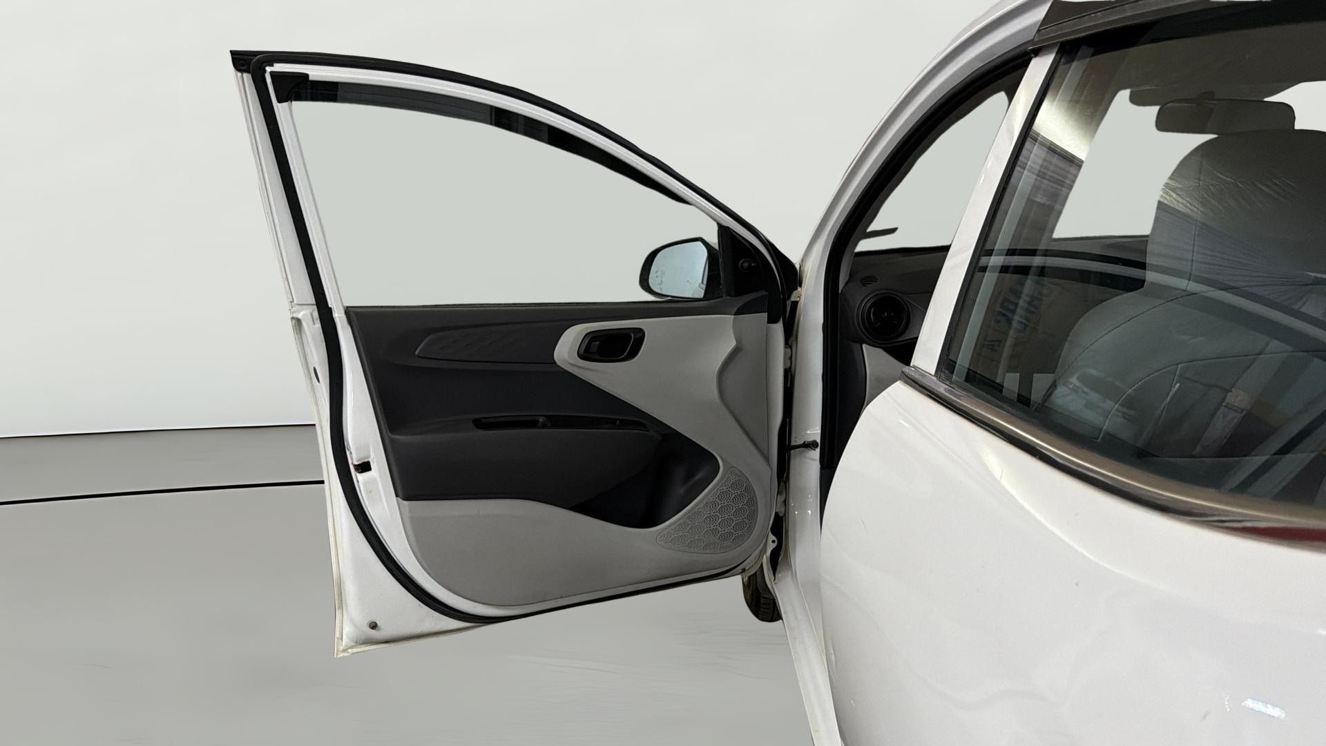 View 2024 Hyundai Grand i10 Nios Era Petrol Image 35 Used 2024 Hyundai Grand i10 Nios Era Petrol Image 35